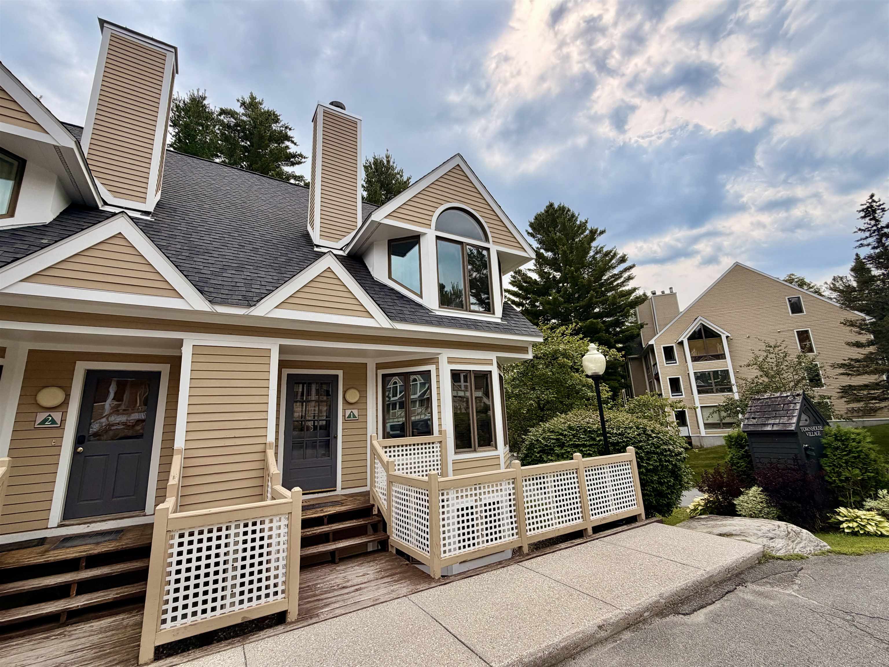 2D Townhouse Square photo 1