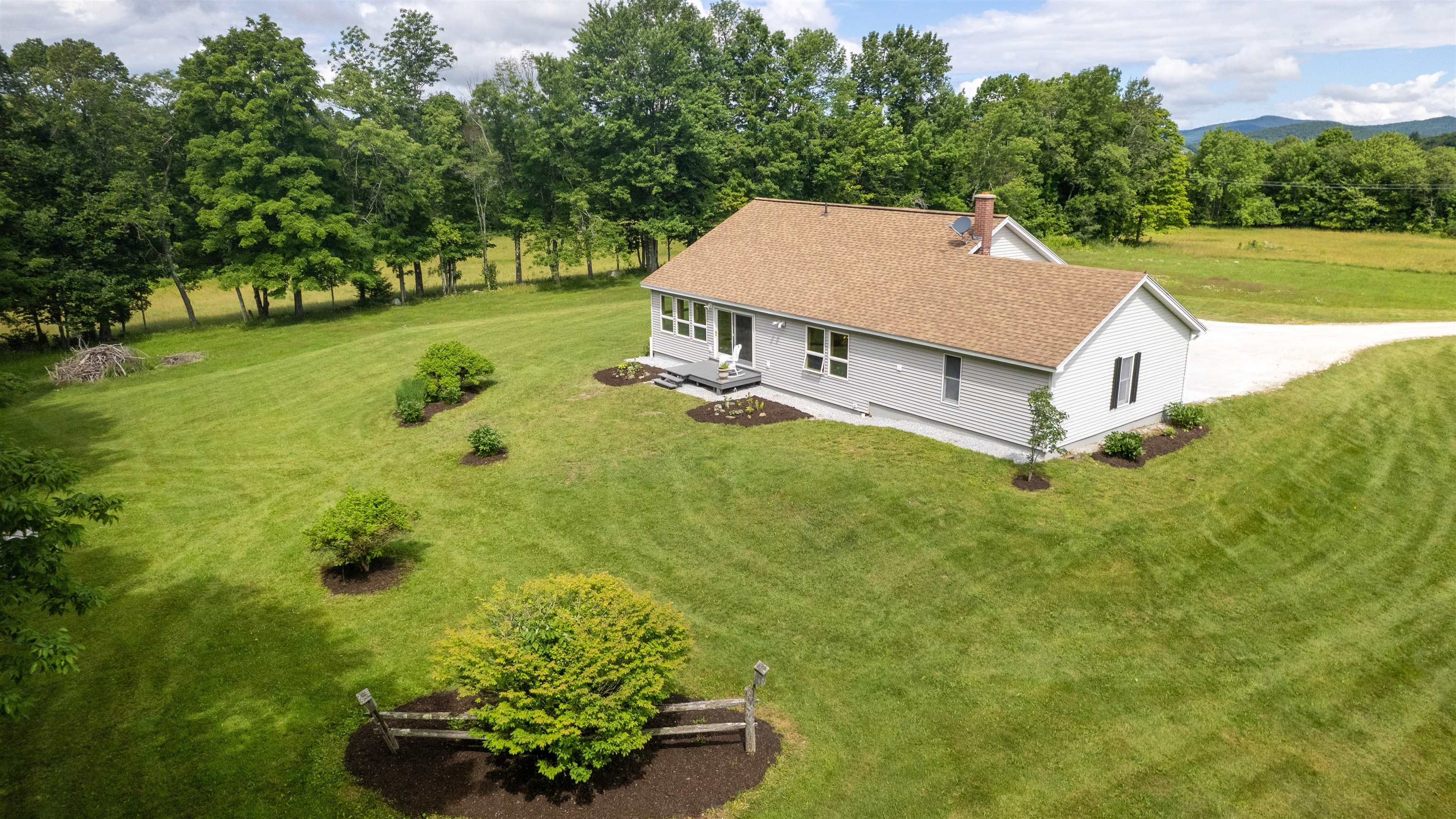 929 Packer Road photo 1