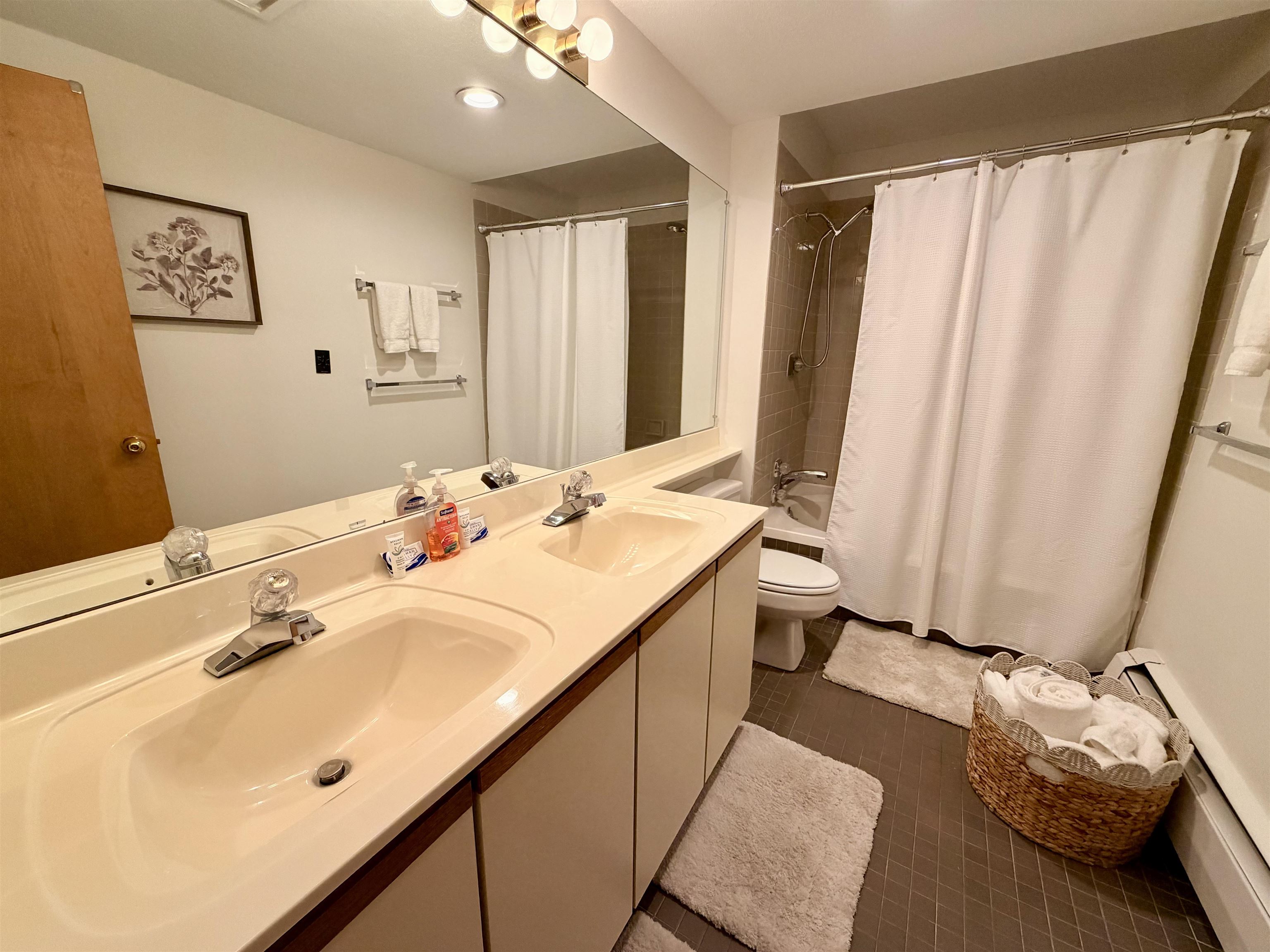 2D Townhouse Square photo 19