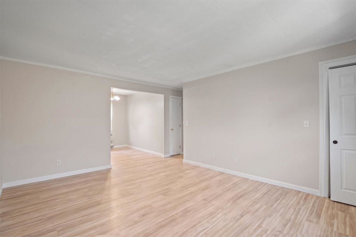 111 Sherwood Square photo 10