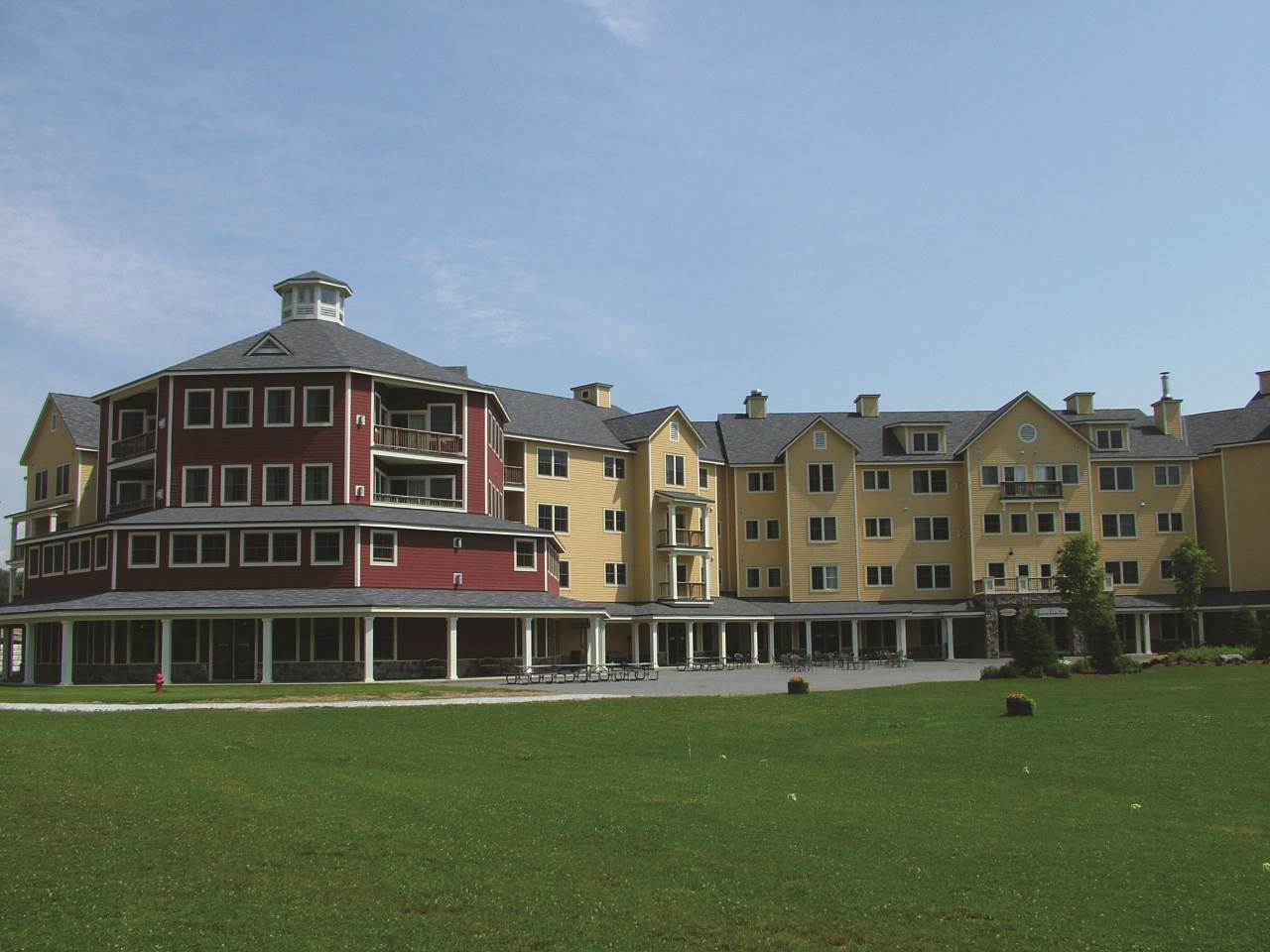 270/272 Qtr. I I  Jackson Gore Inn photo 2