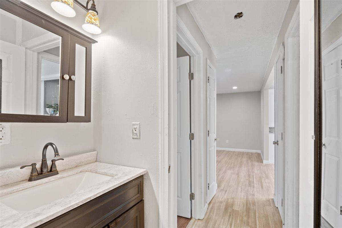 111 Sherwood Square photo 20