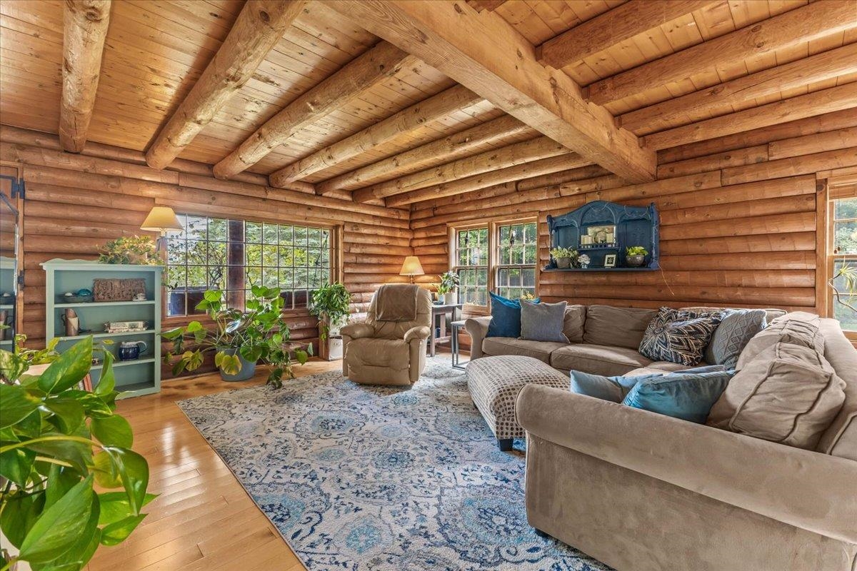 485 Barry Road photo 22