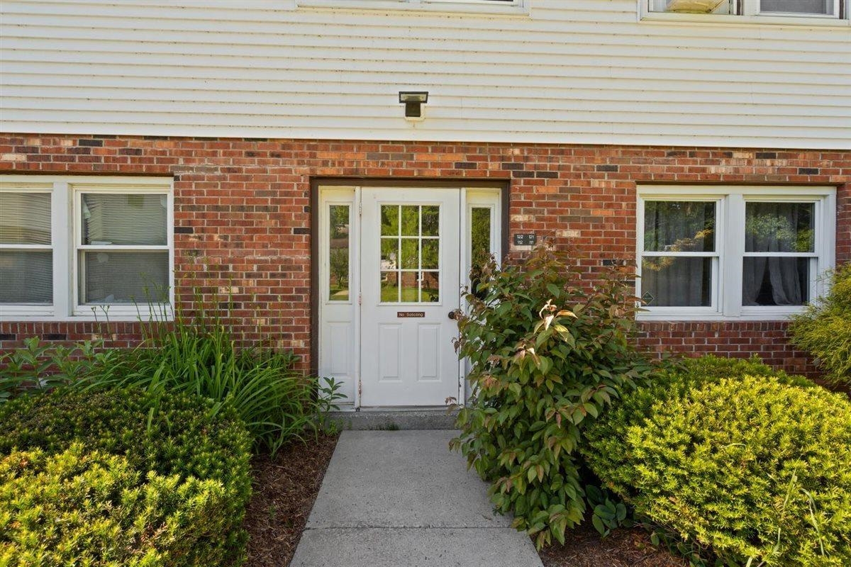 111 Sherwood Square photo 25