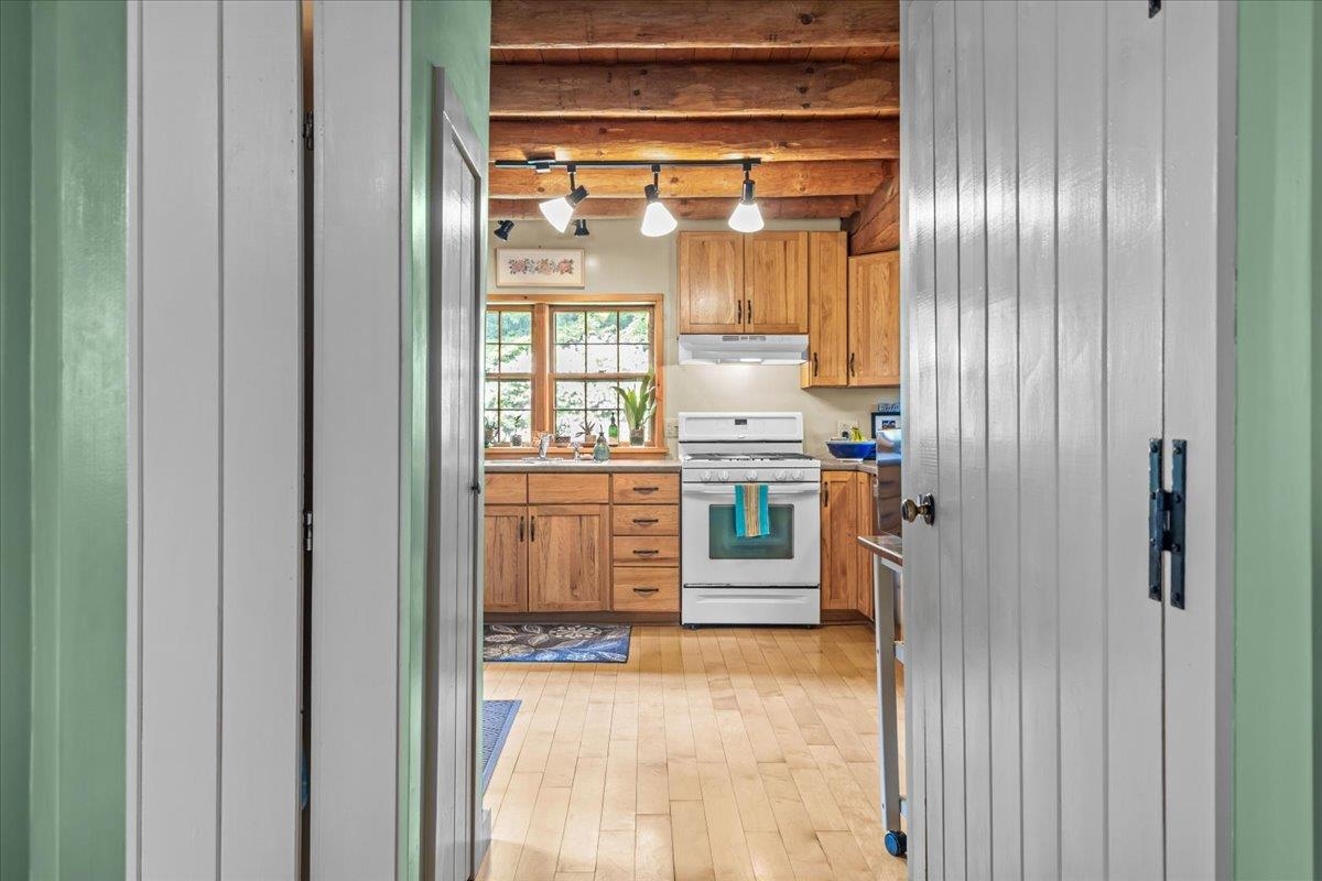 485 Barry Road photo 29