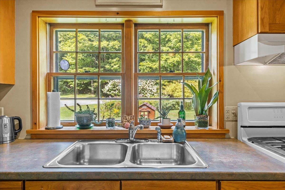 485 Barry Road photo 35