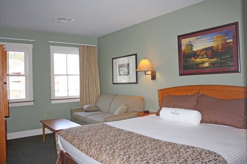 270/272 Qtr. I I  Jackson Gore Inn photo 4