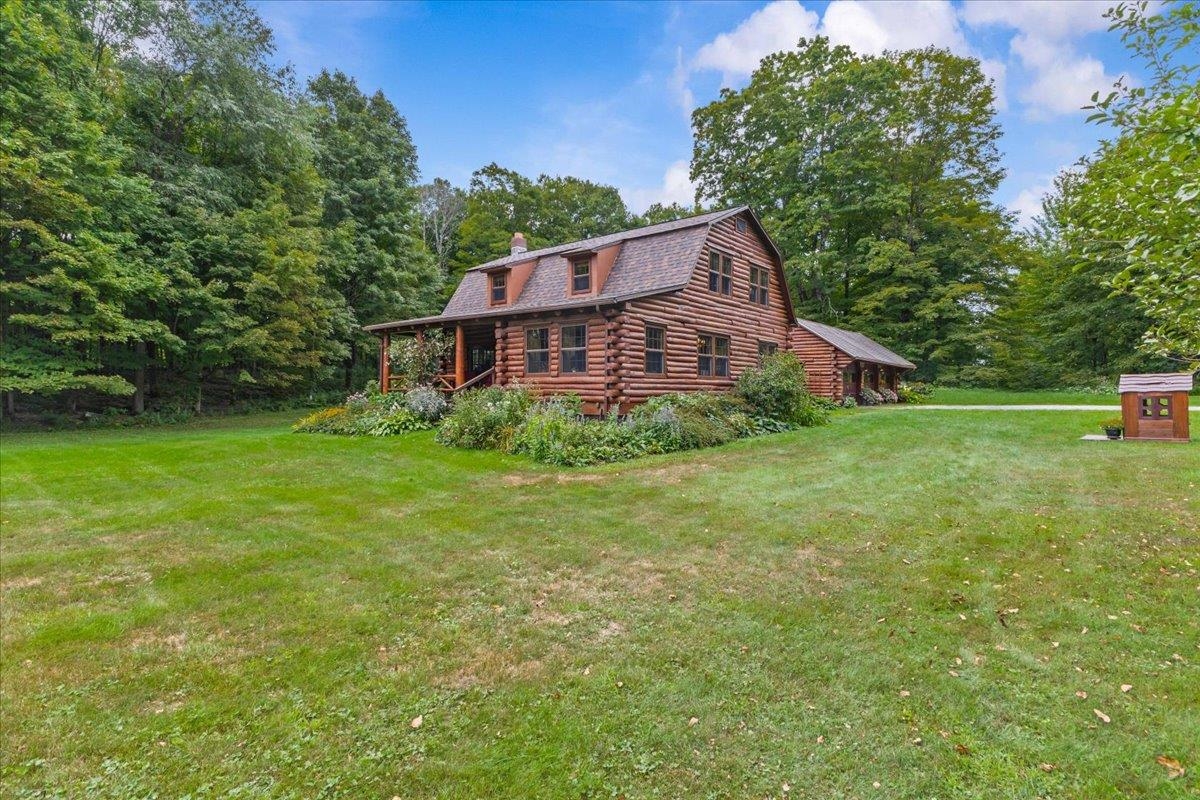 485 Barry Road photo 5
