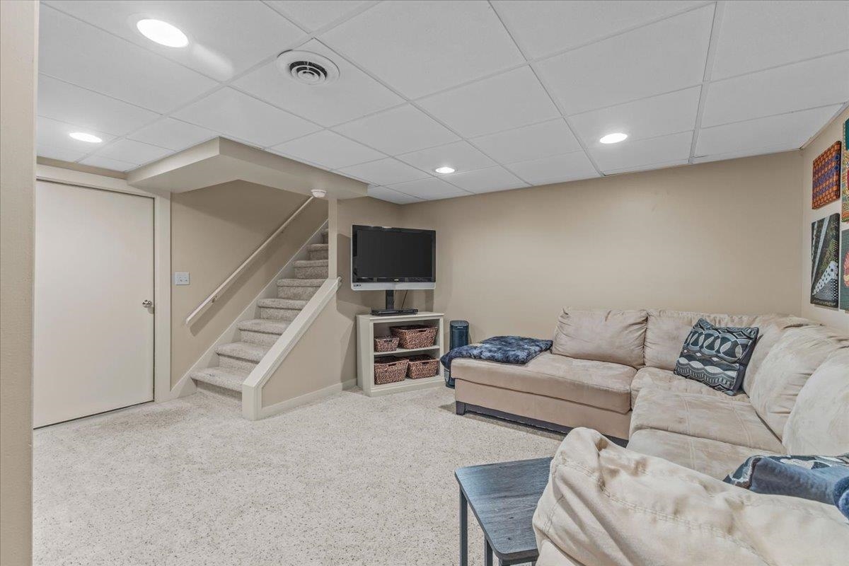 485 Barry Road photo 51