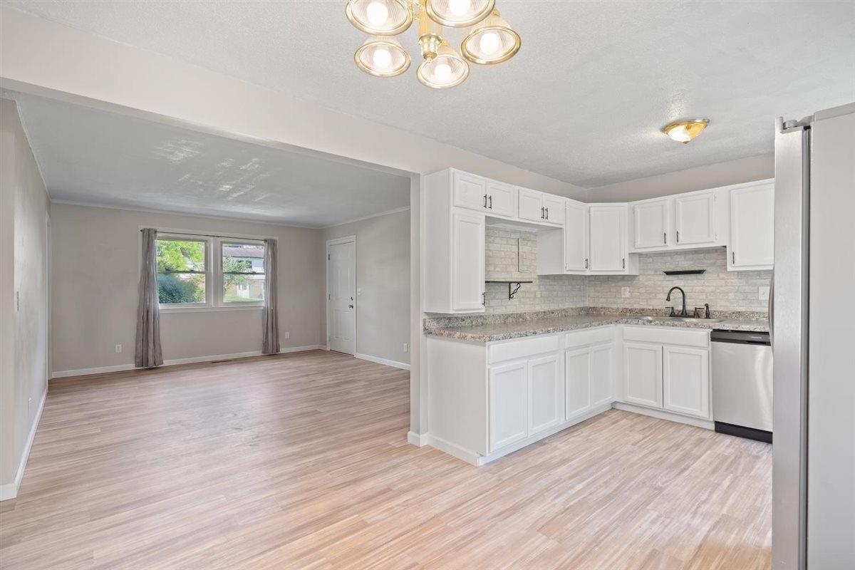 111 Sherwood Square photo 6