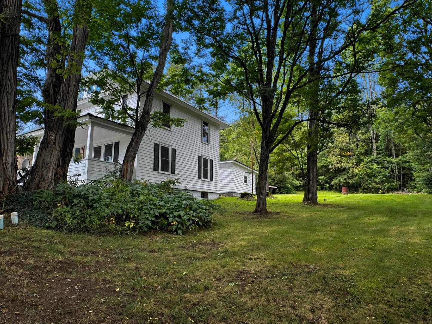 16 Commercial Avenue photo 2