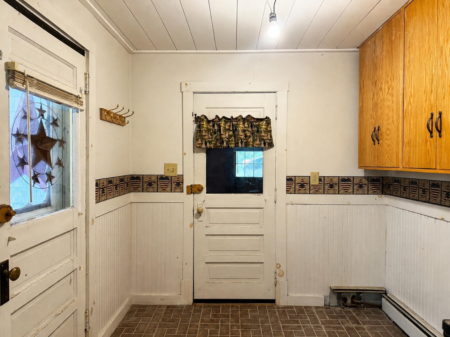 16 Commercial Avenue photo 9