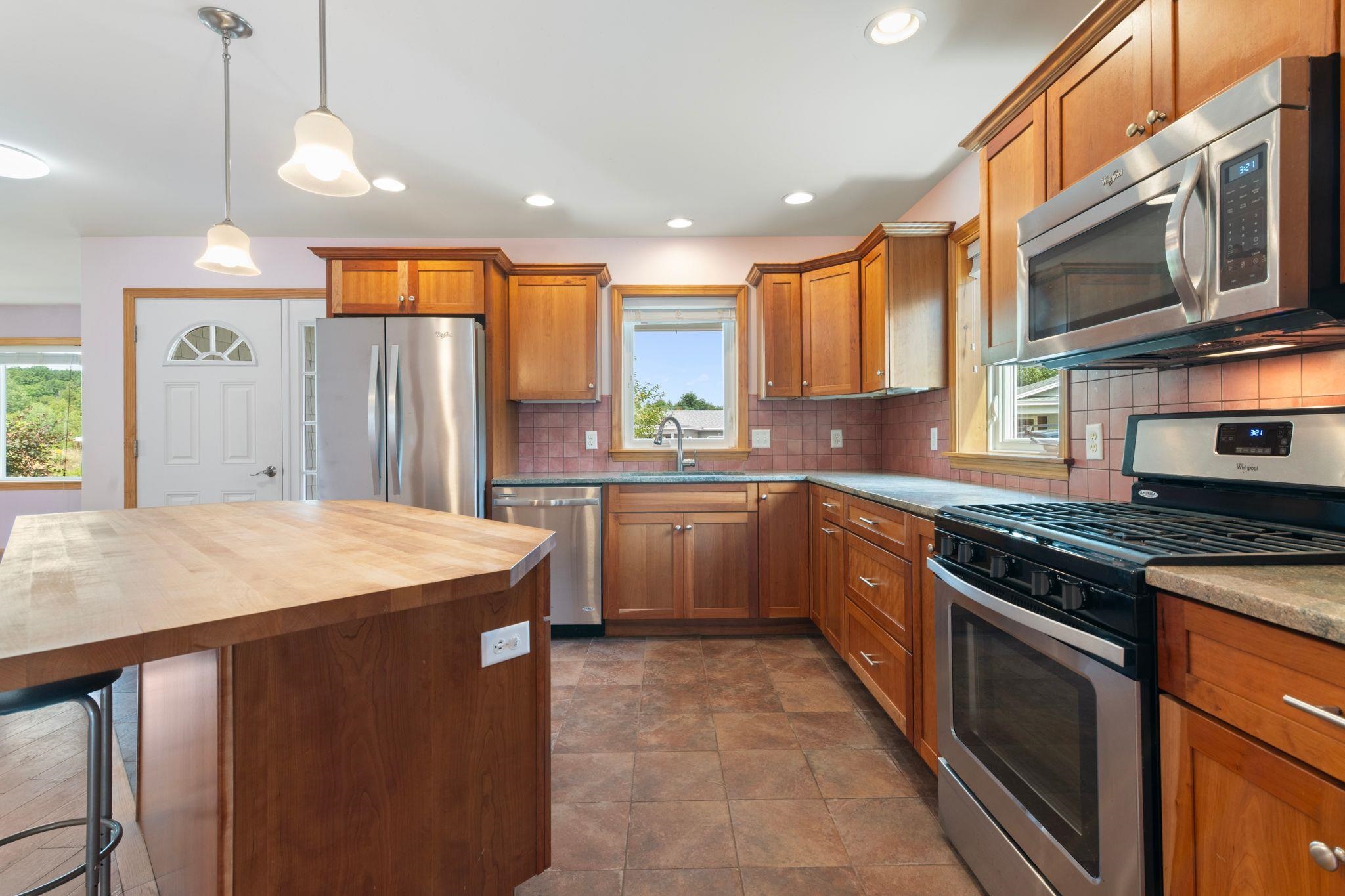 162 Buttonwood Drive photo 3