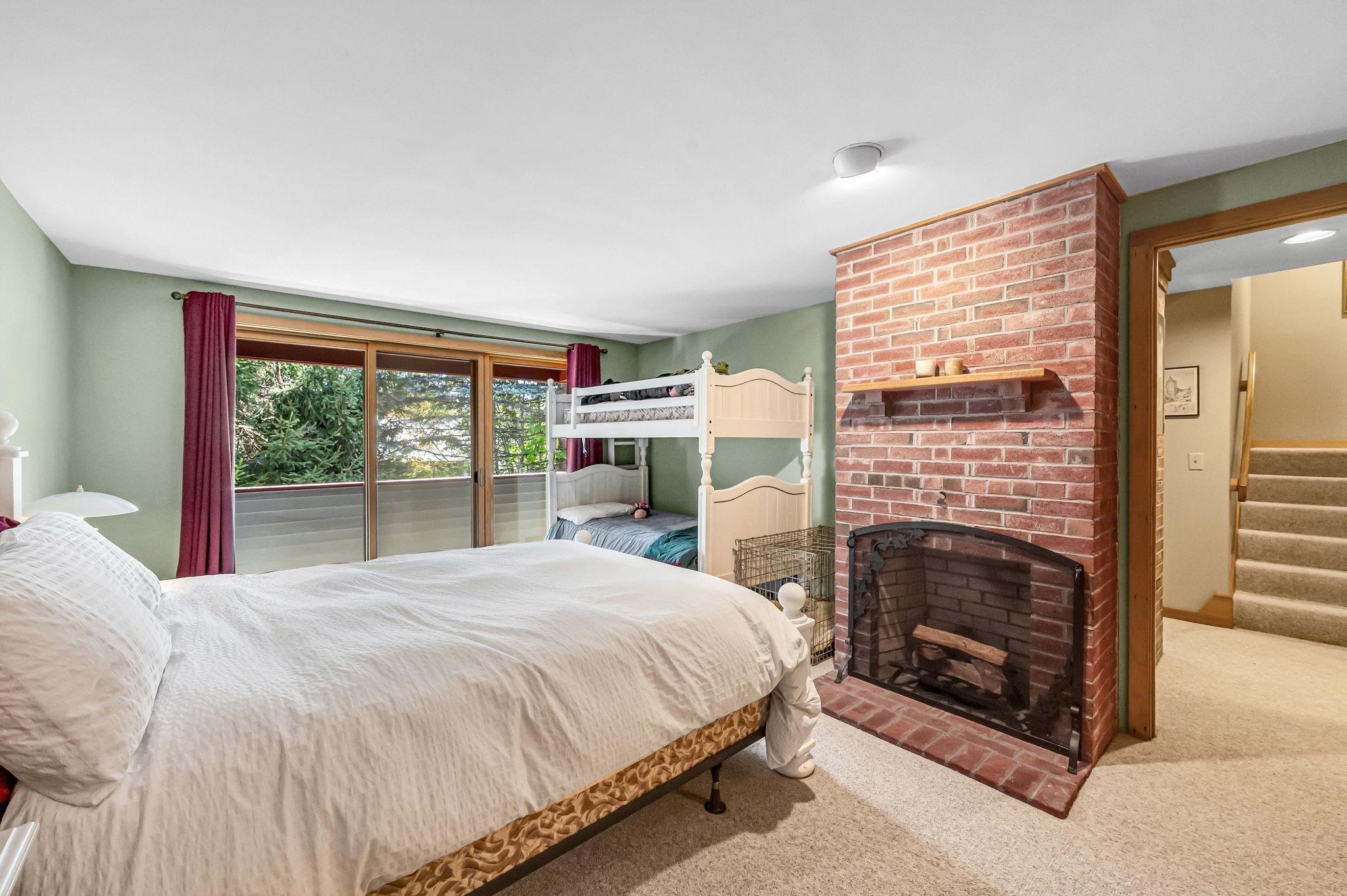 33 Carinthia Drive photo 18