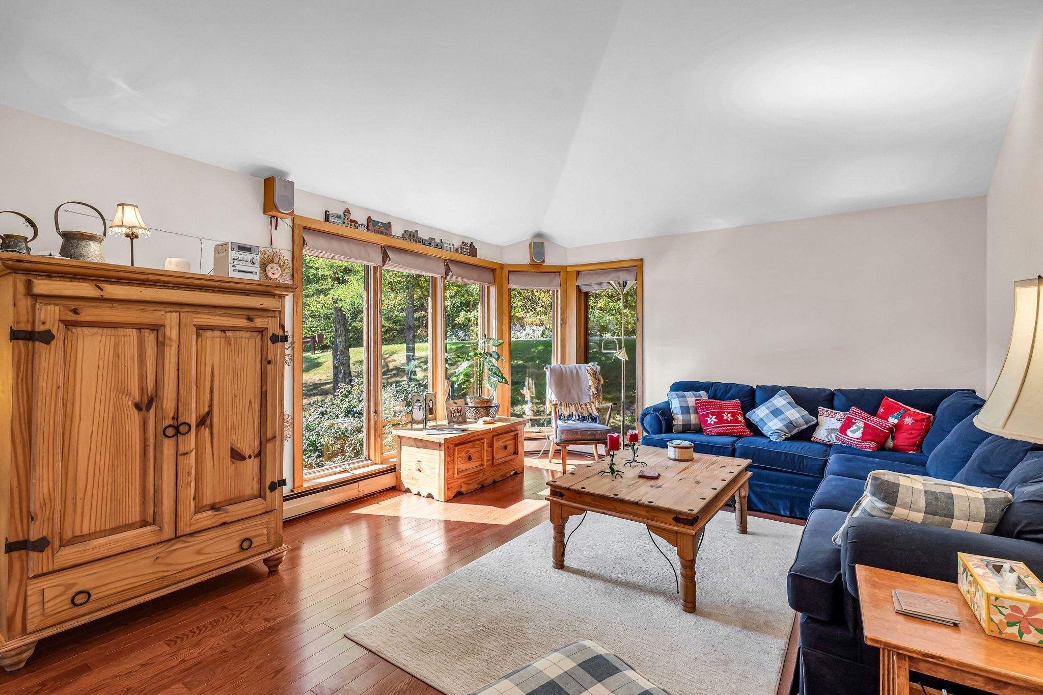 33 Carinthia Drive photo 35
