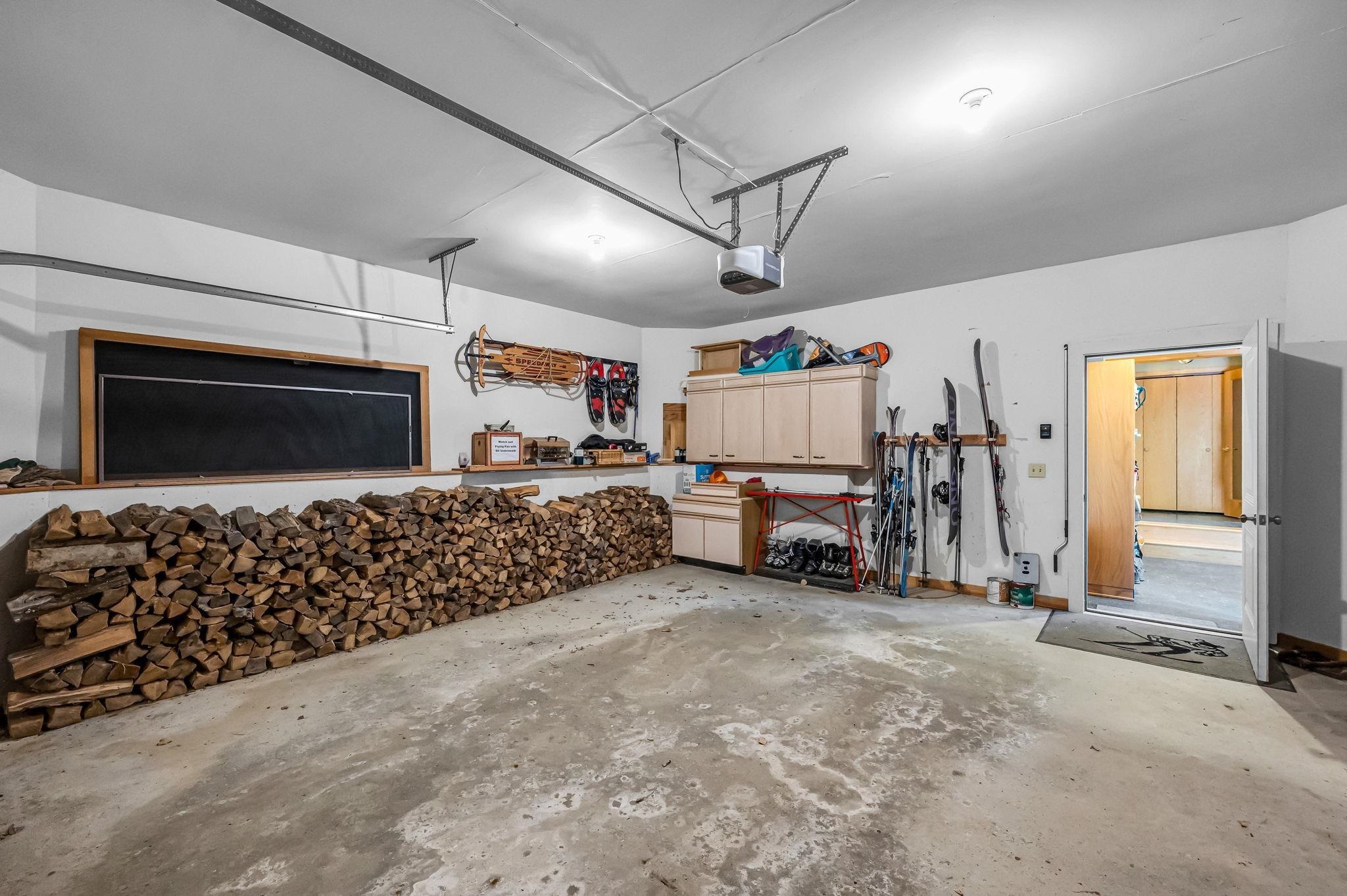 33 Carinthia Drive photo 38