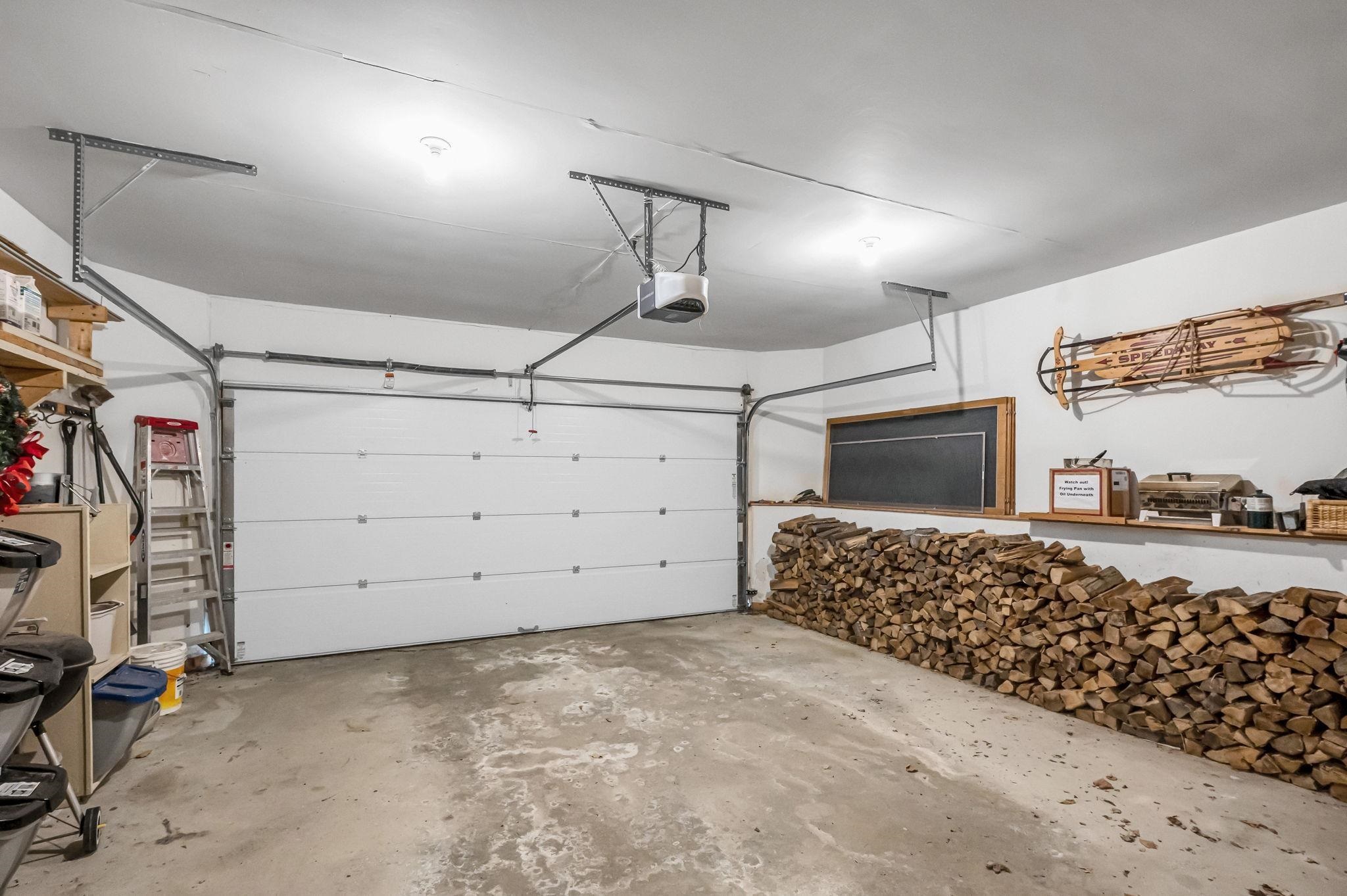 33 Carinthia Drive photo 39