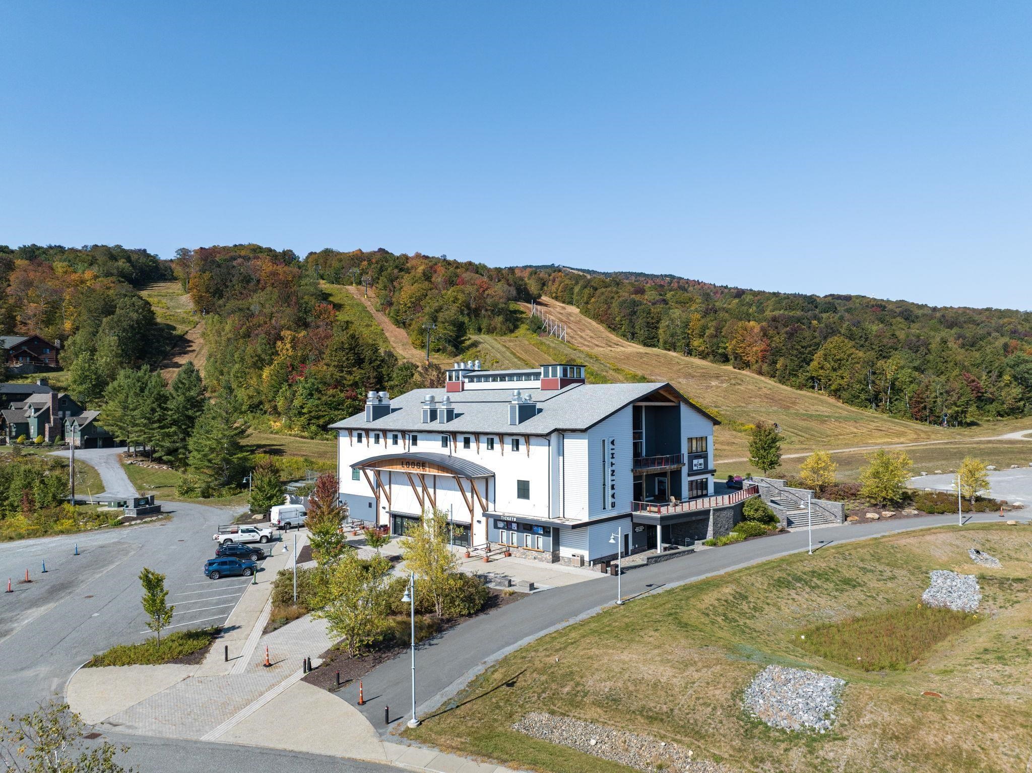 33 Carinthia Drive photo 49