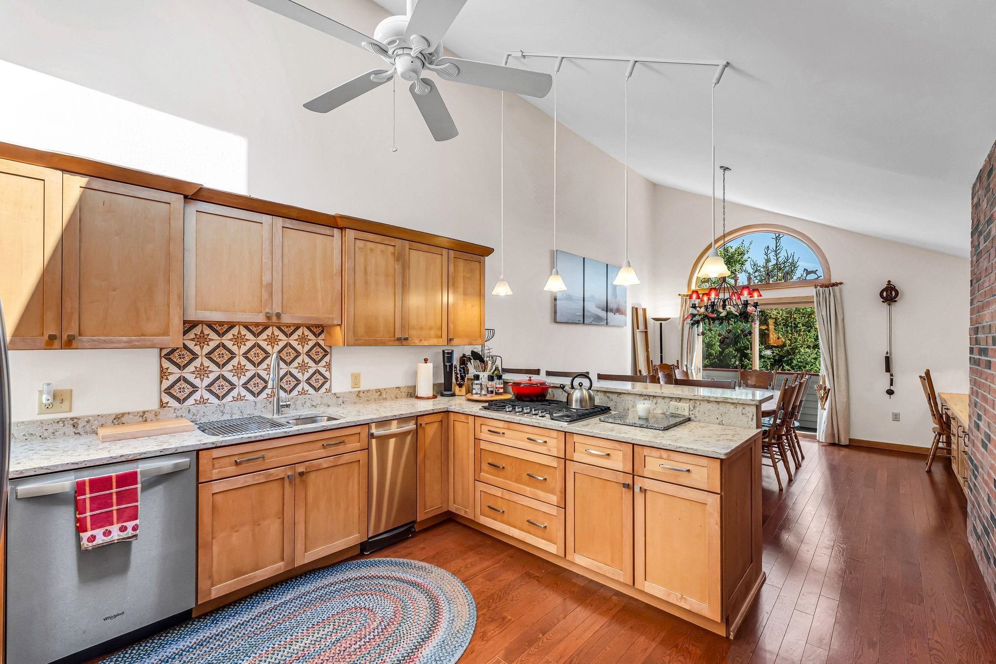 33 Carinthia Drive photo 7