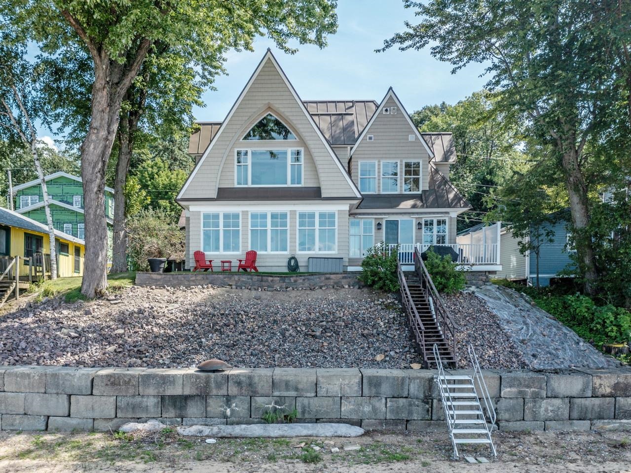 168 Beach Road photo 10