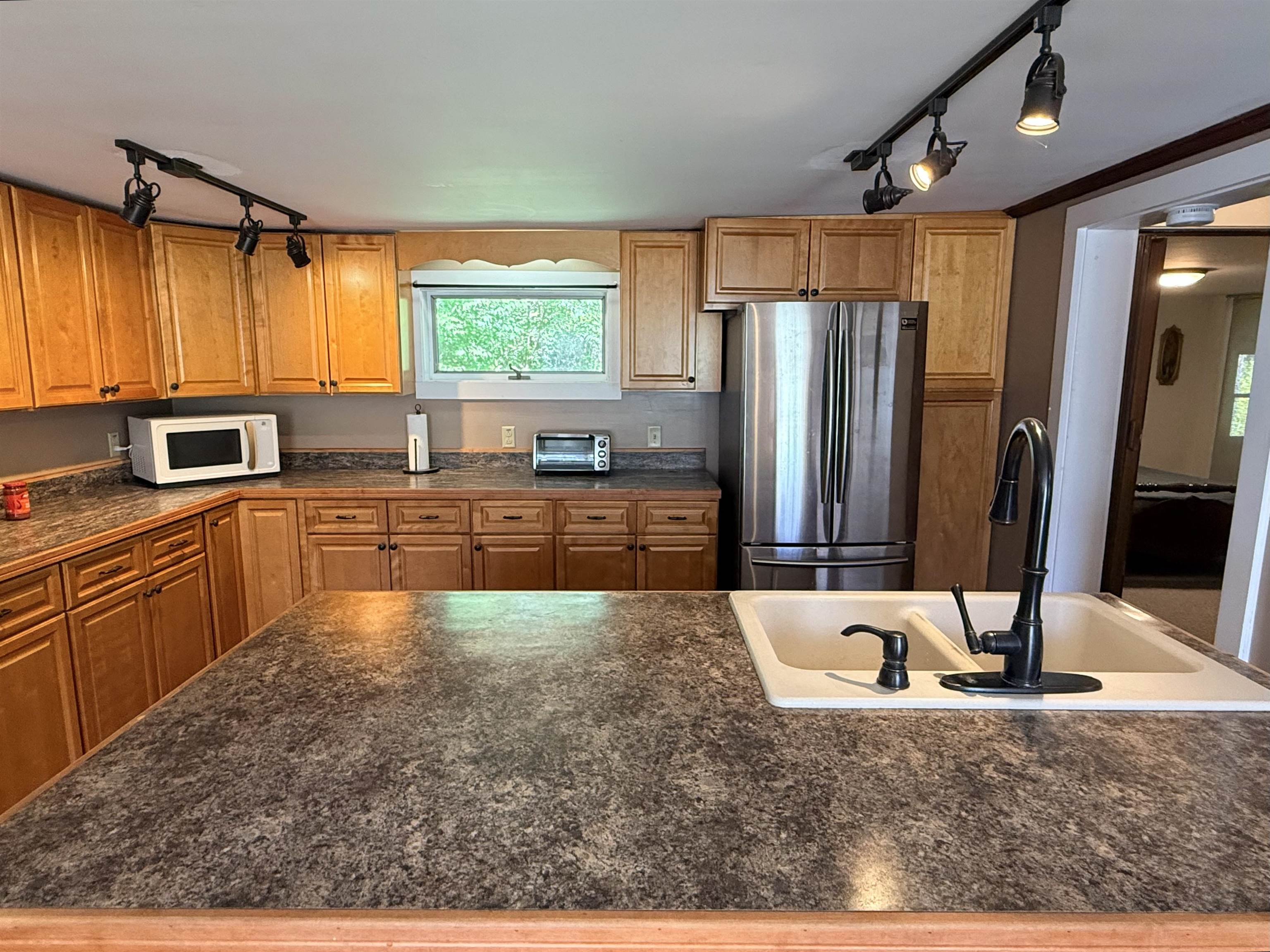 672 Huckle Hill Road photo 11