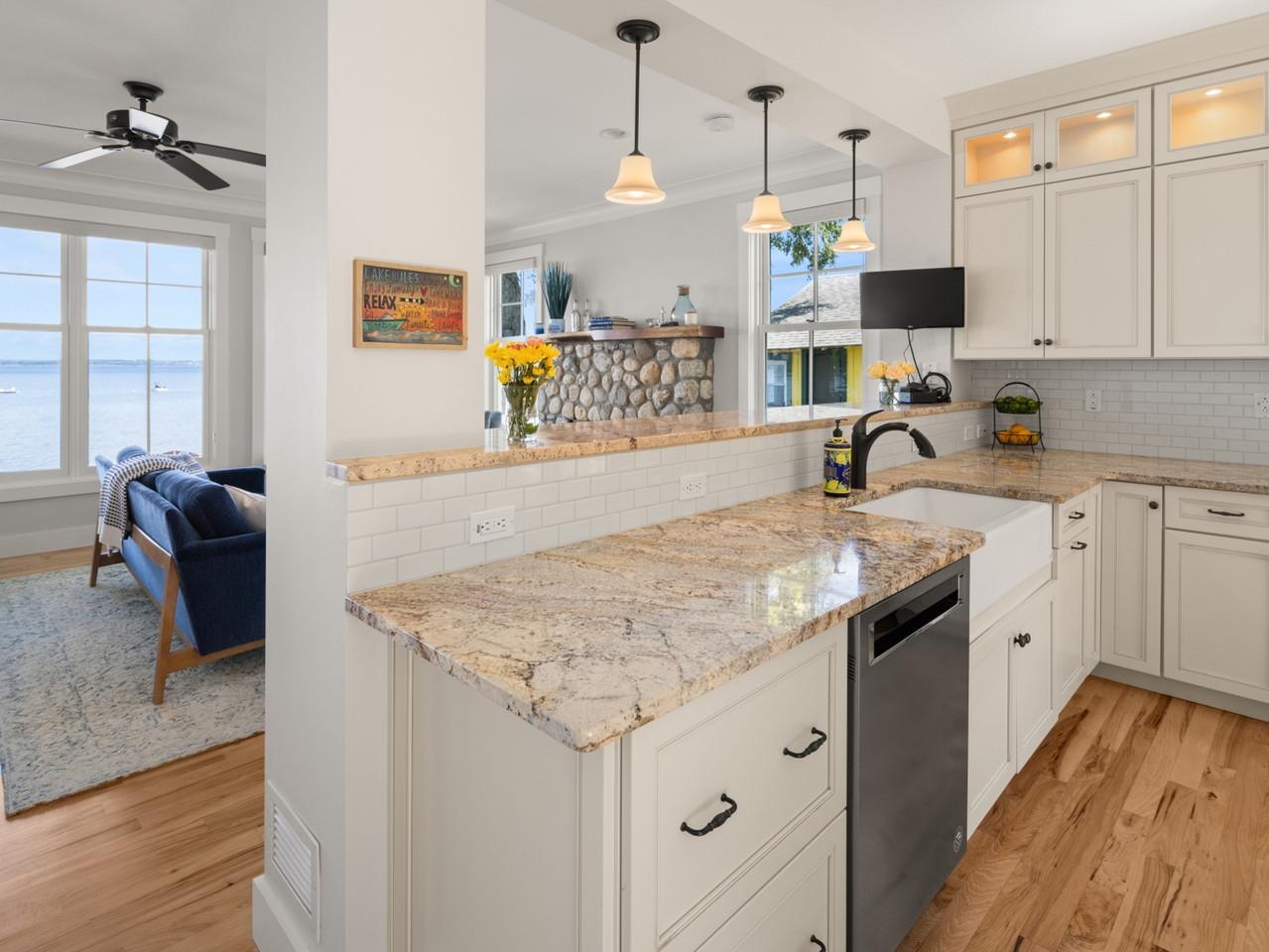 168 Beach Road photo 20