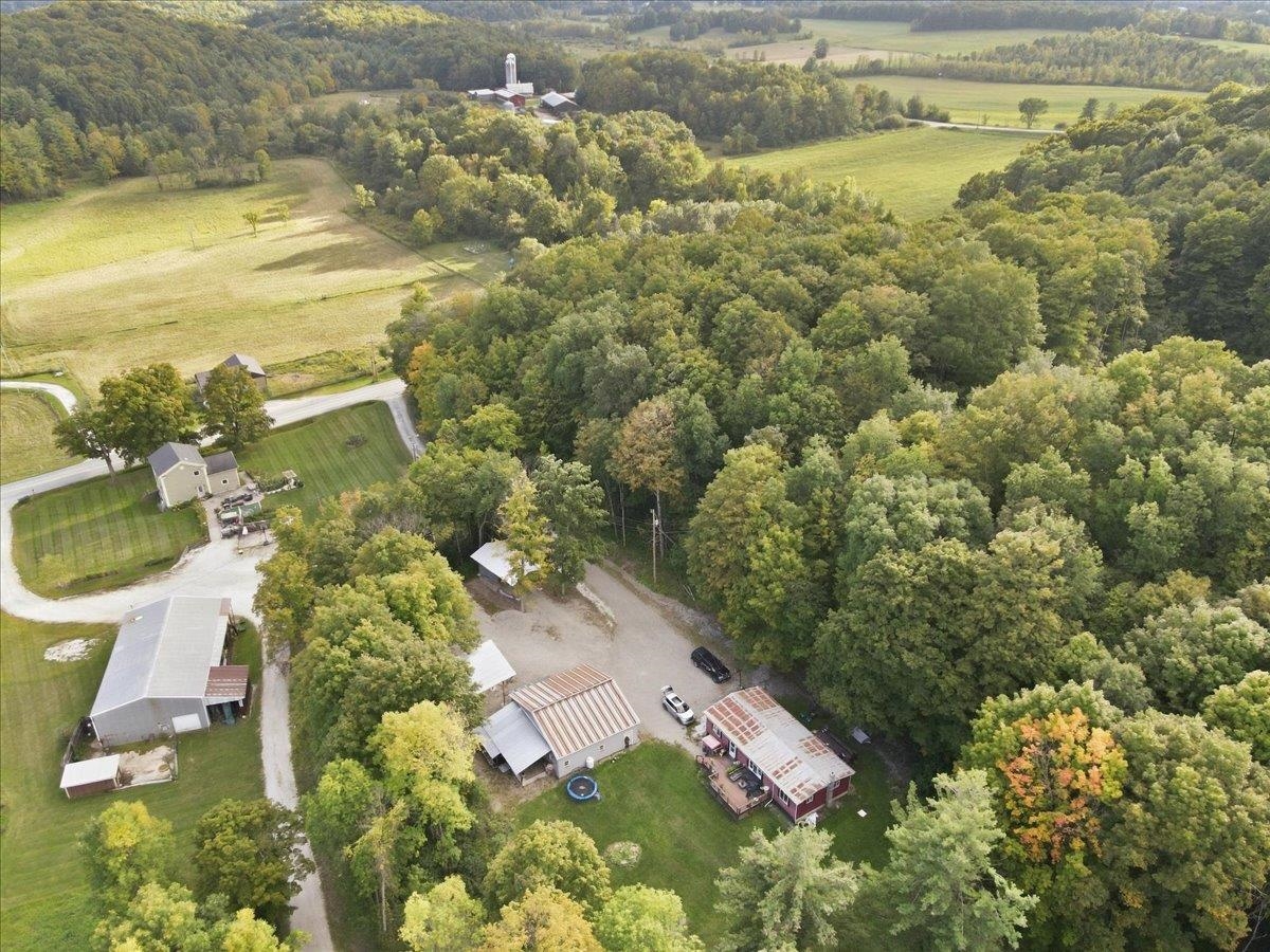 3529 Hinesburg Road photo 48