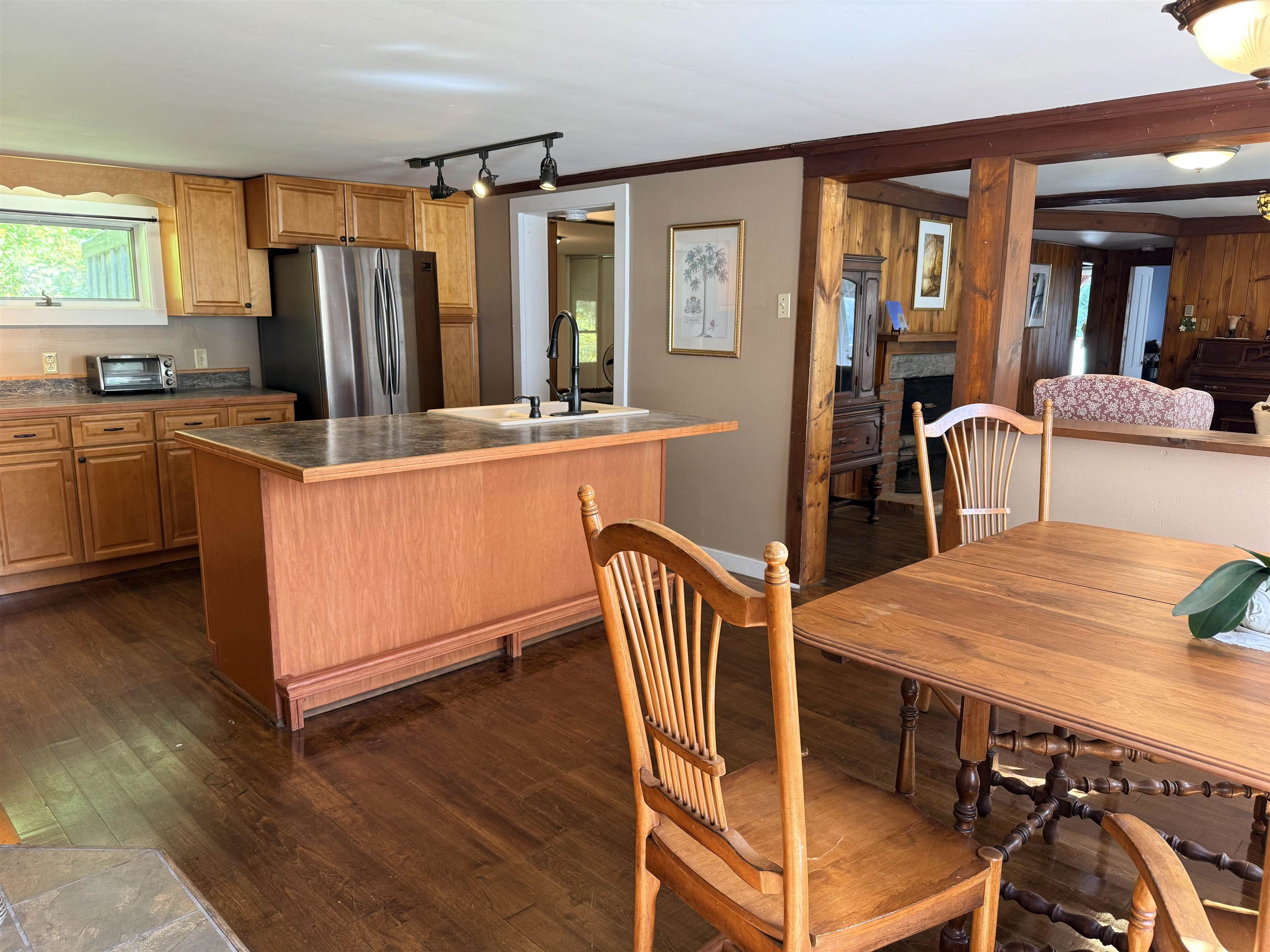 672 Huckle Hill Road photo 5