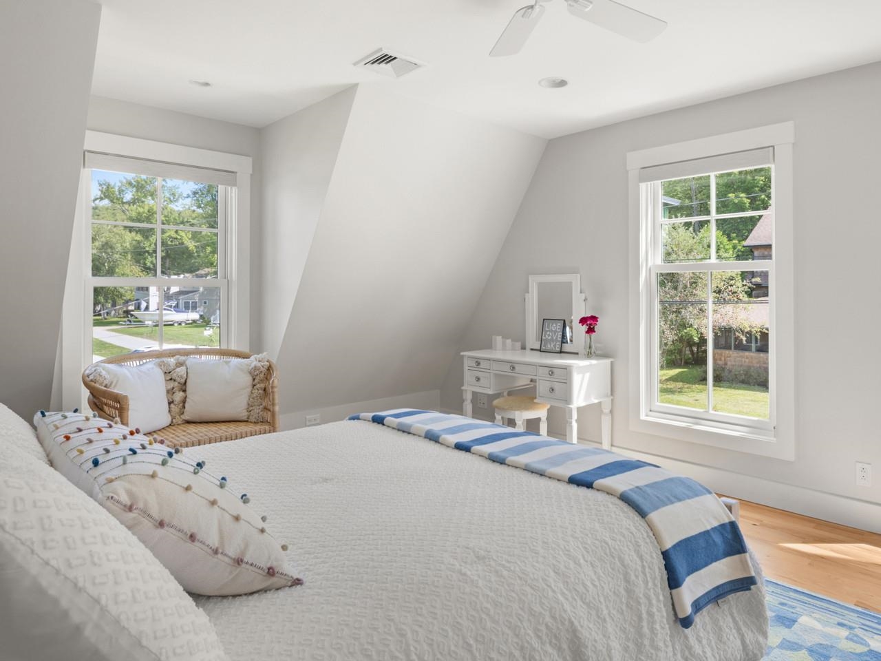 168 Beach Road photo 53