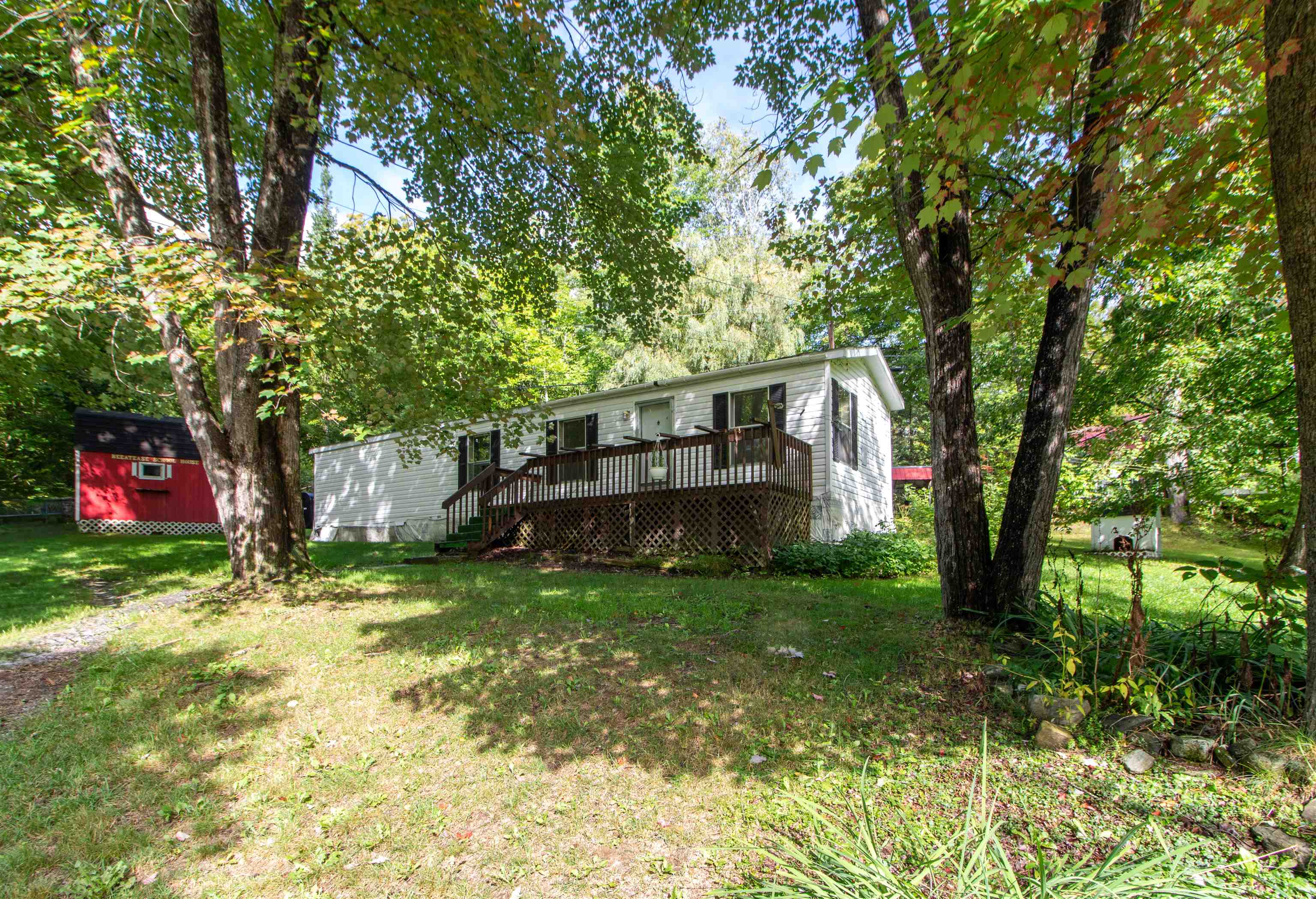62 Maple Tree Lane photo 1