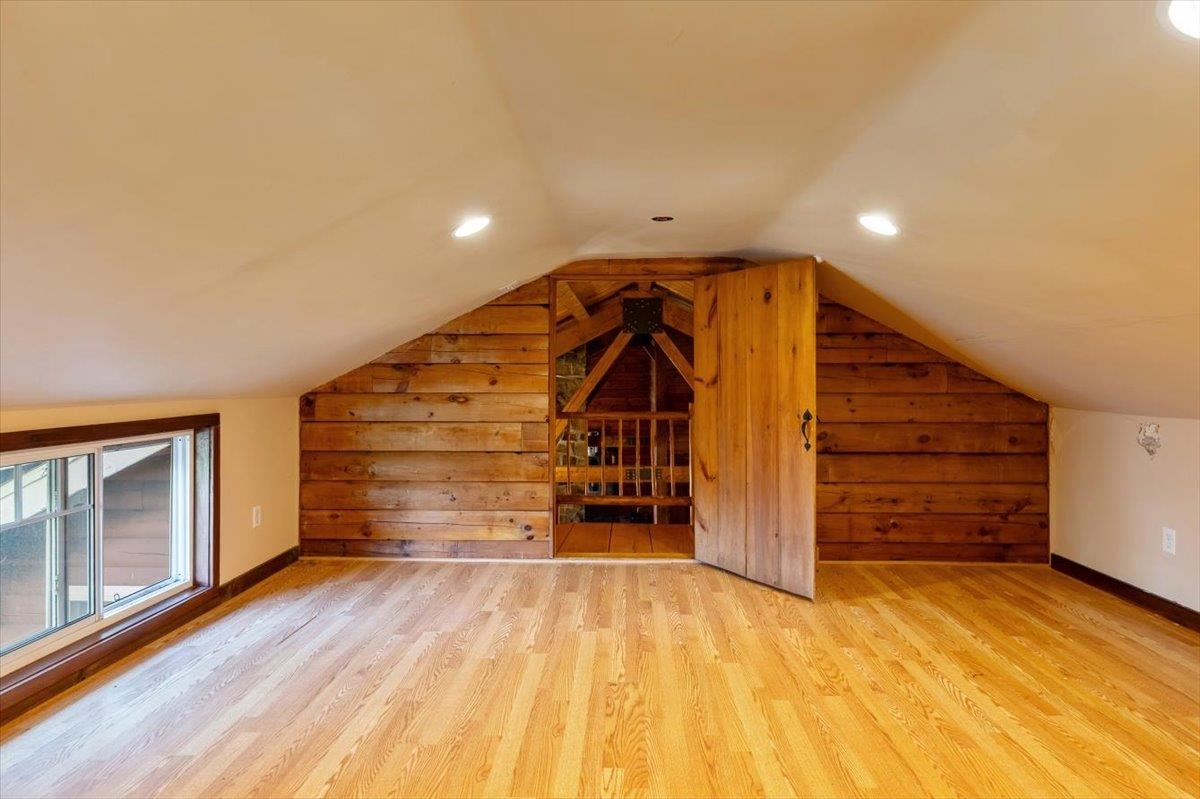 451 Dunton Road photo 33