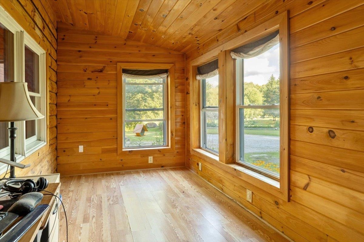 451 Dunton Road photo 40