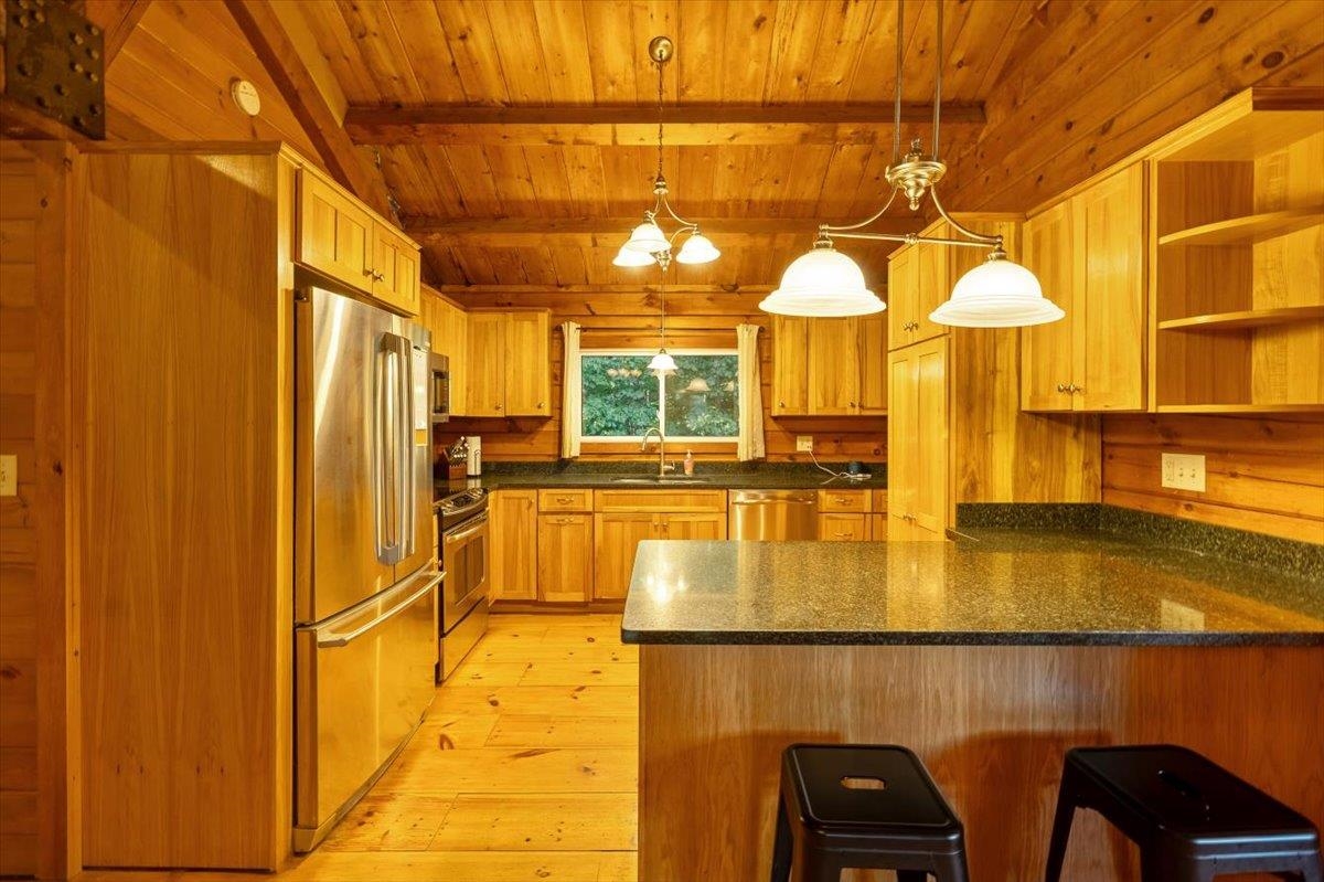 451 Dunton Road photo 9