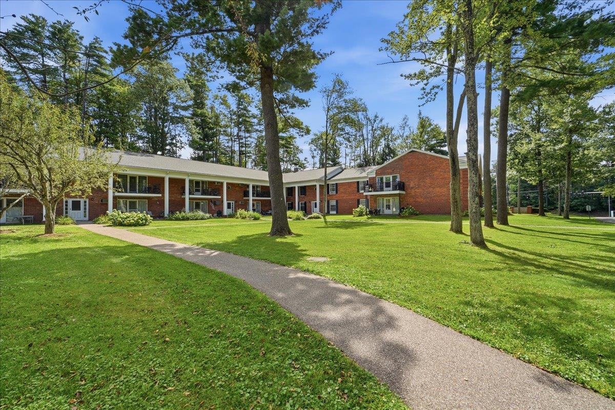 100 Kennedy Drive photo 1