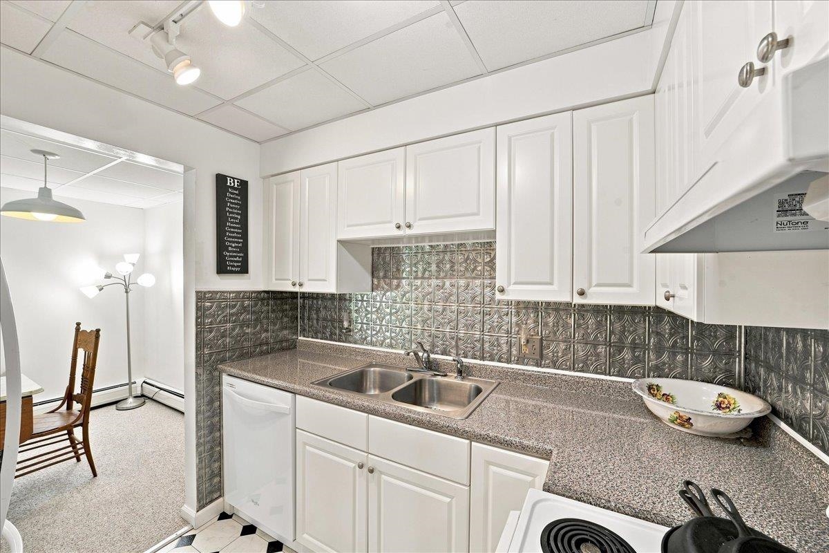 100 Kennedy Drive photo 10