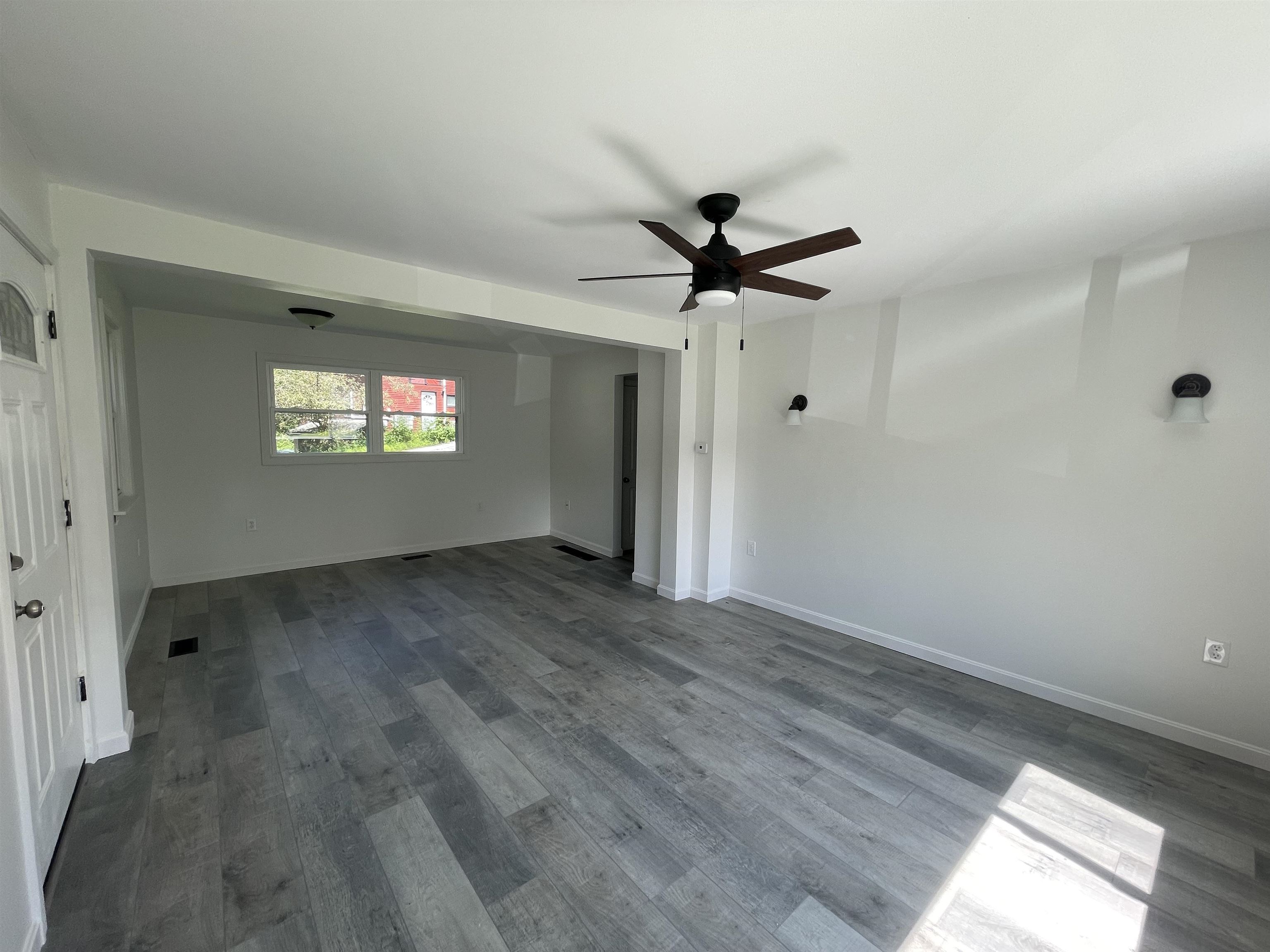 32 Pleasant Street photo 11
