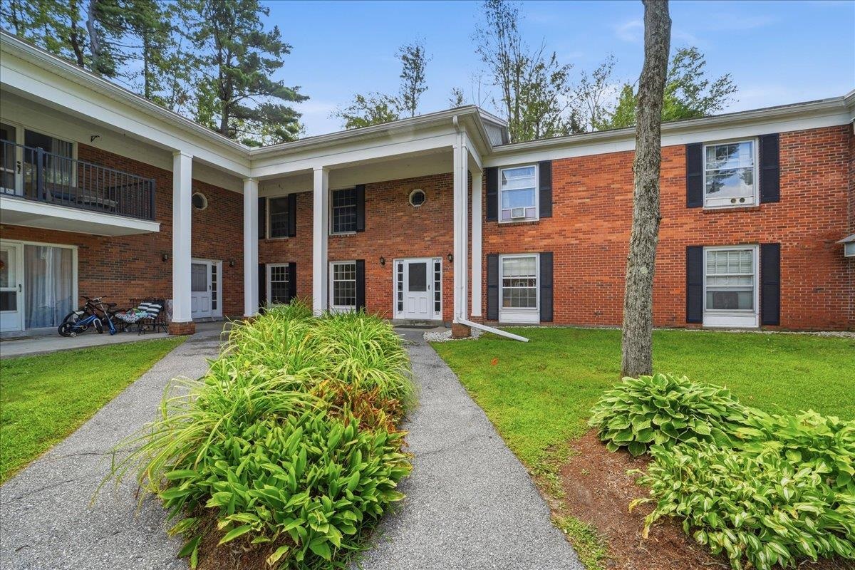 100 Kennedy Drive photo 2