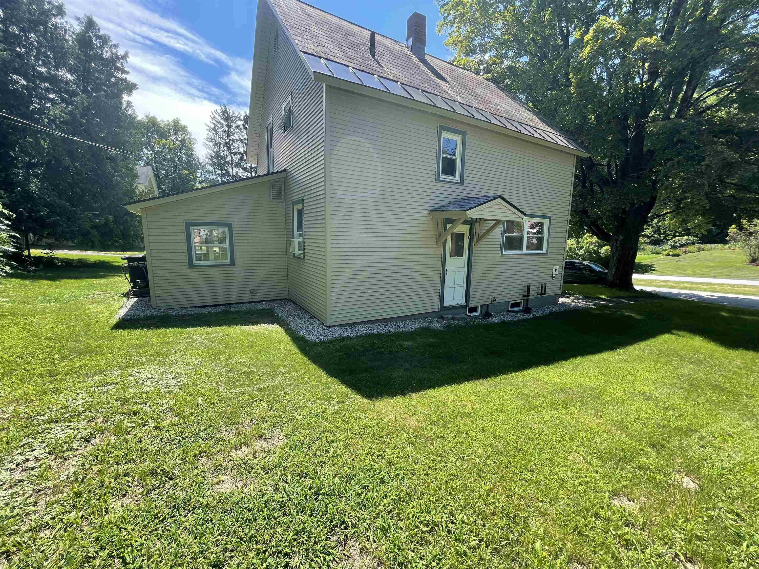 32 Pleasant Street photo 3