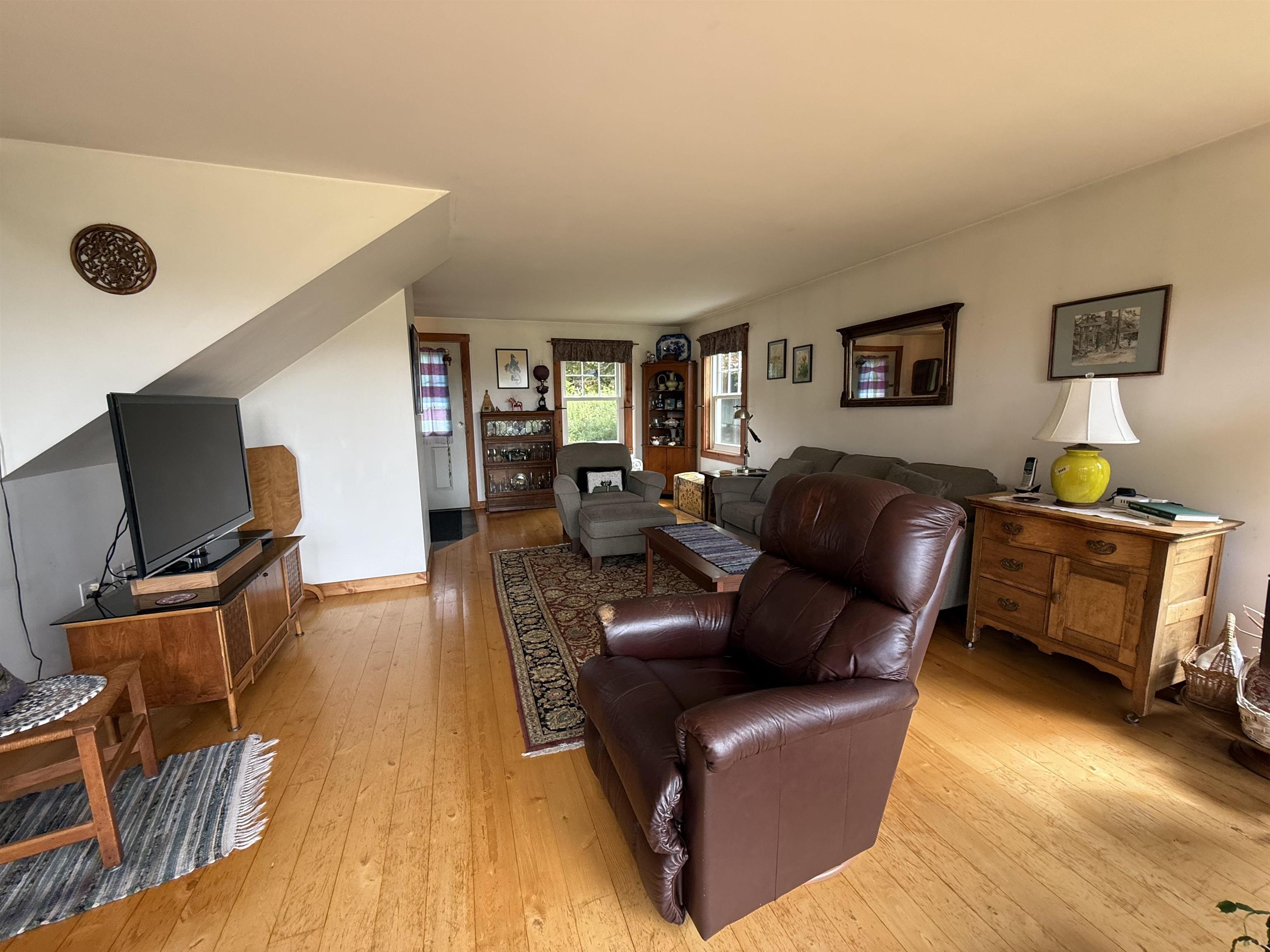 2817 Braintree Hill Road photo 8
