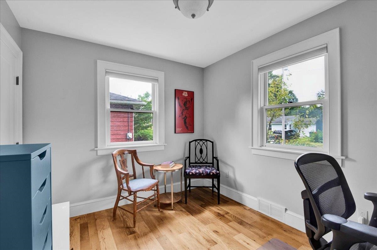 2 Hiawatha Avenue photo 21