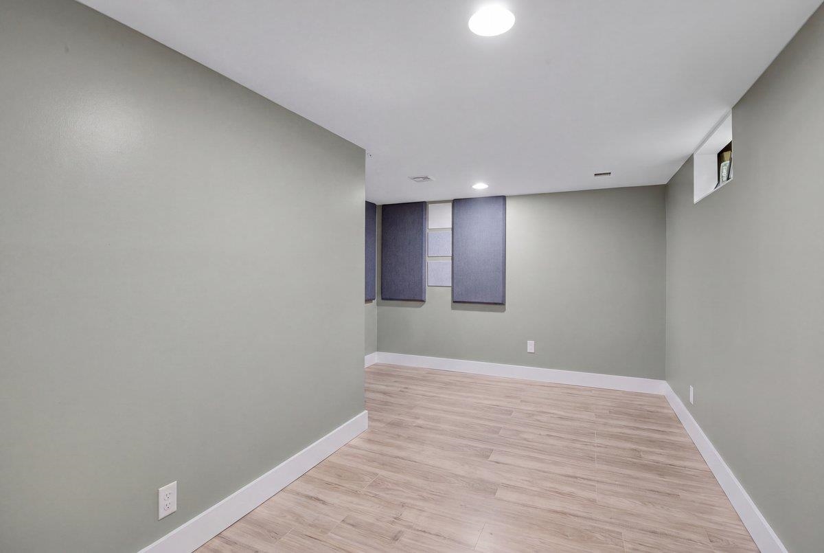 2 Hiawatha Avenue photo 26