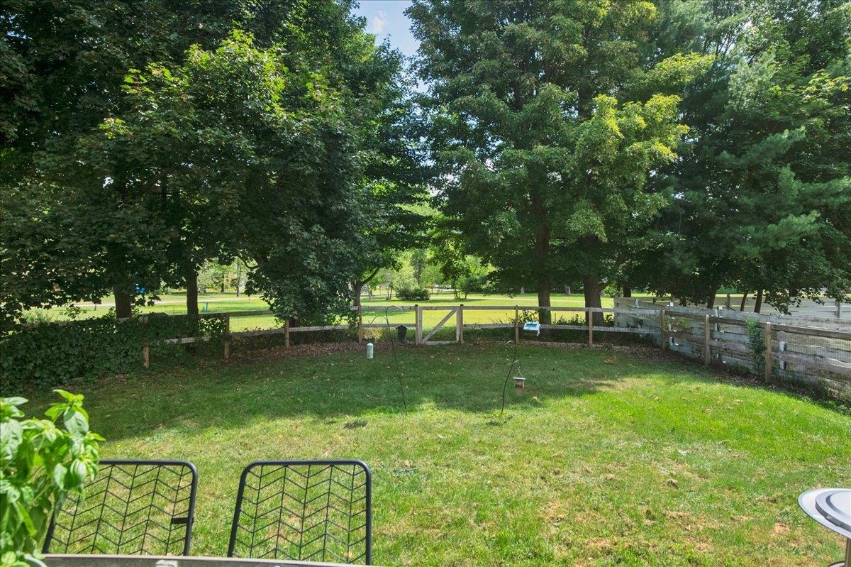 2 Hiawatha Avenue photo 30