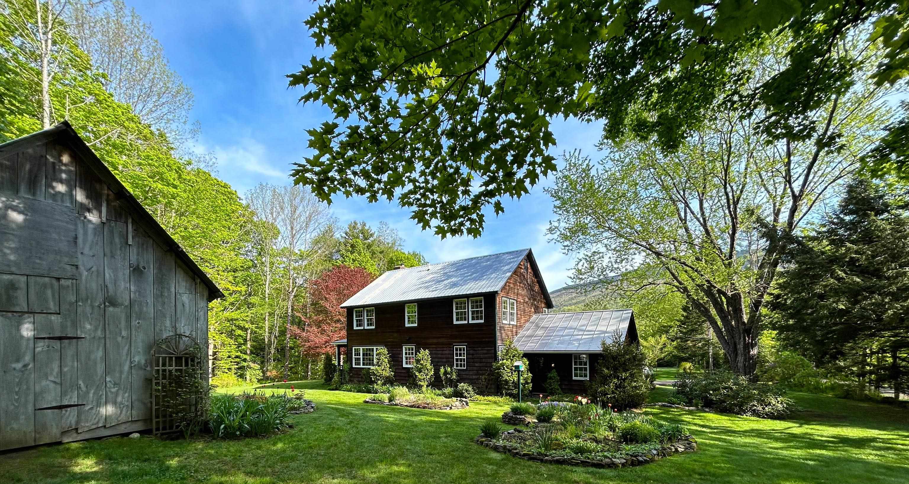 208 JARVIS Road photo 2