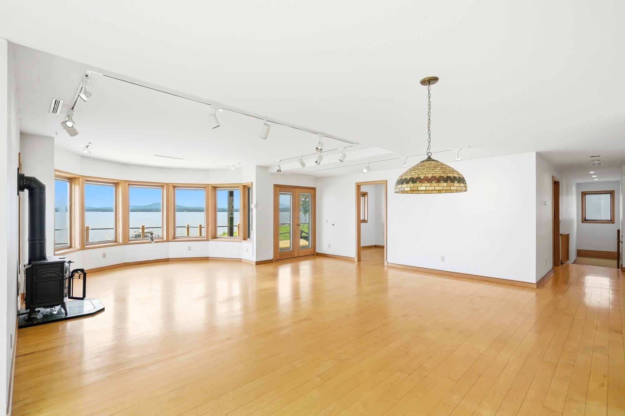 677 Hills Point Road photo 15