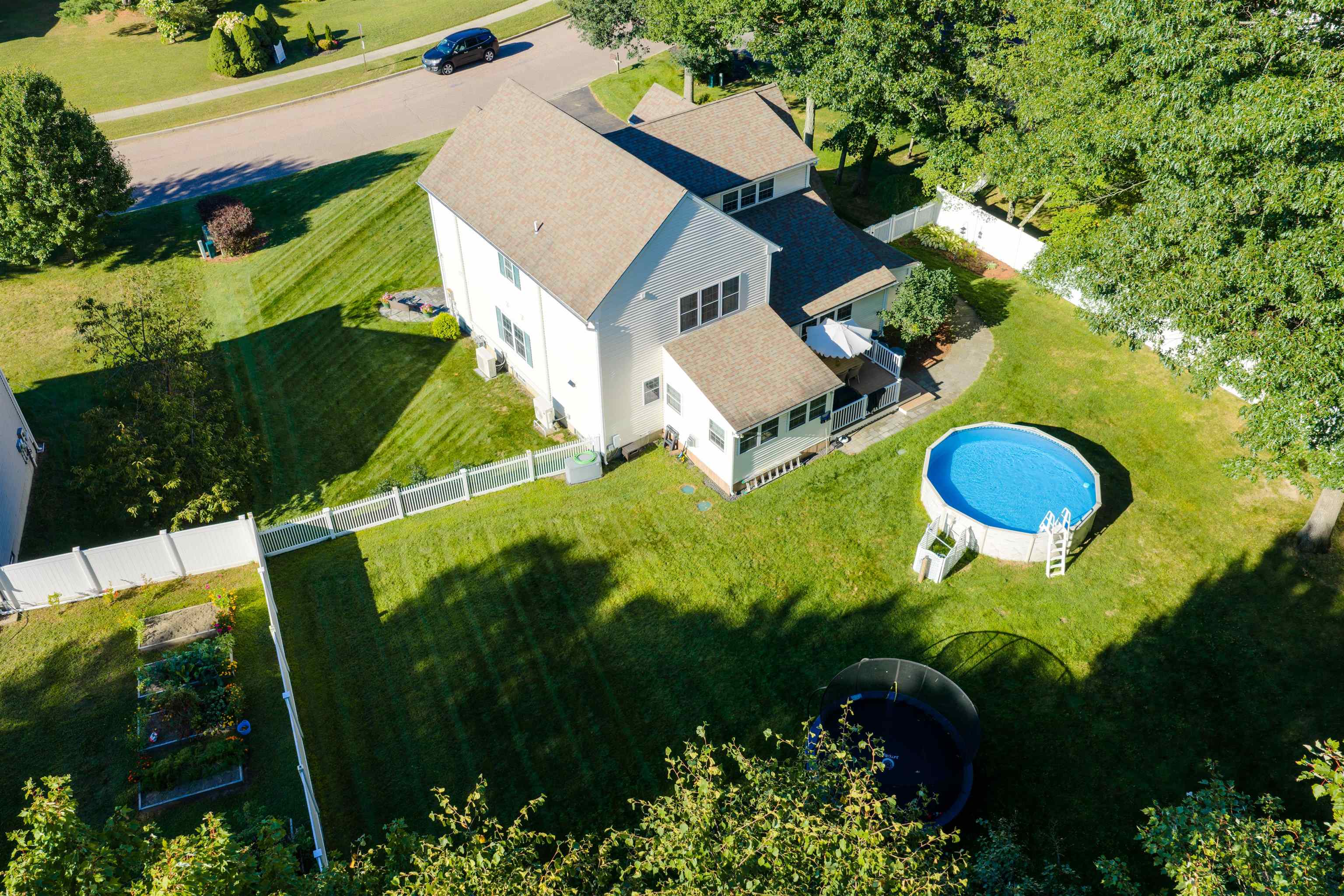 25 Hidden Oaks Drive photo 2