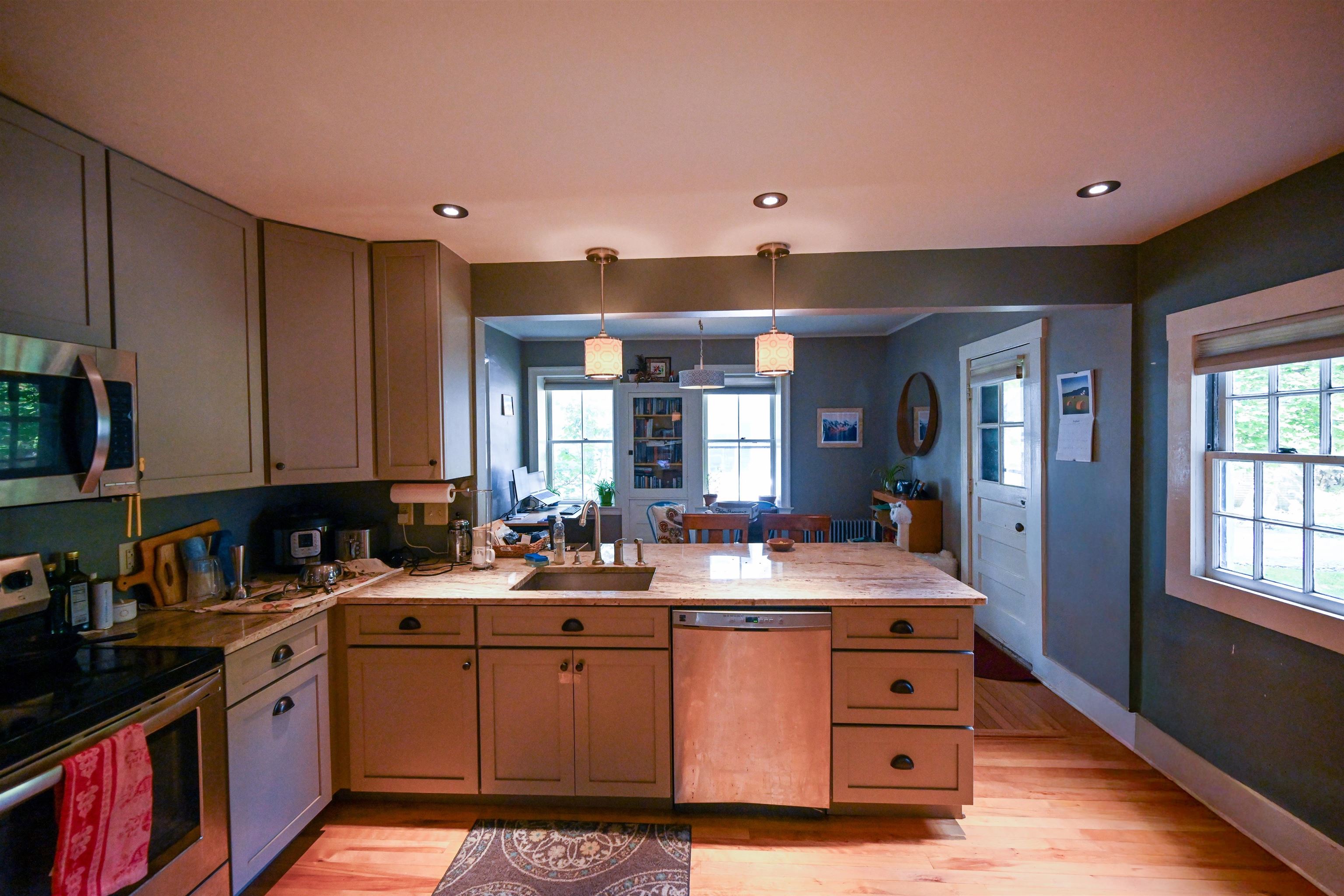 184 Elm Street photo 13