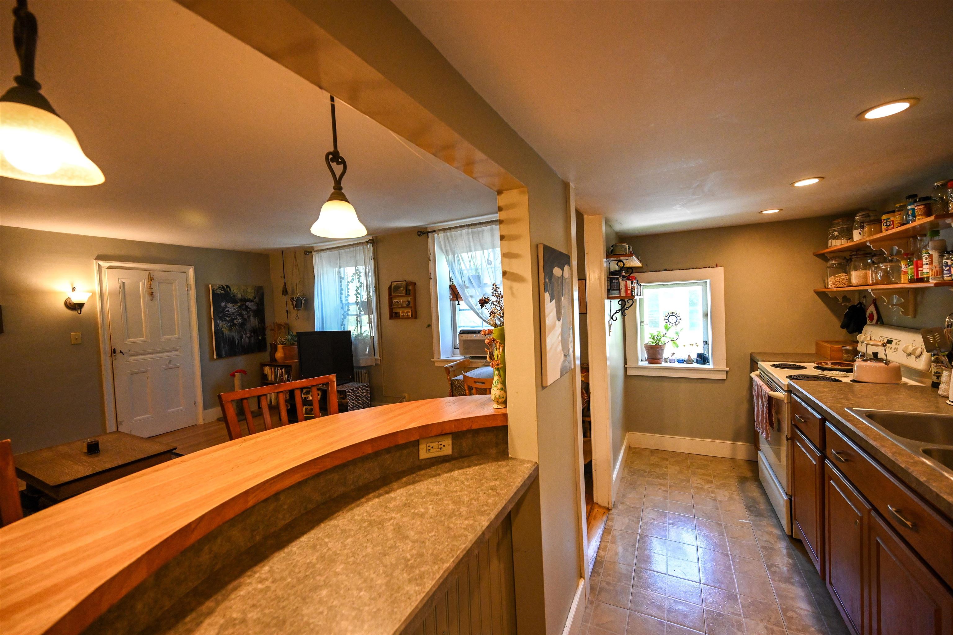 184 Elm Street photo 24