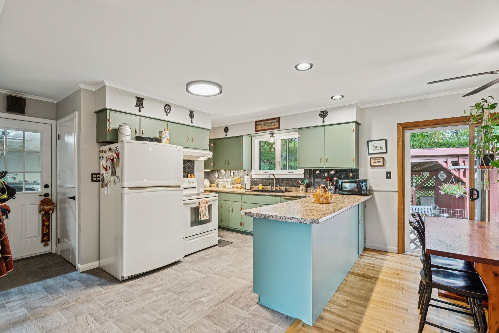 13 Brigham Circle photo 3