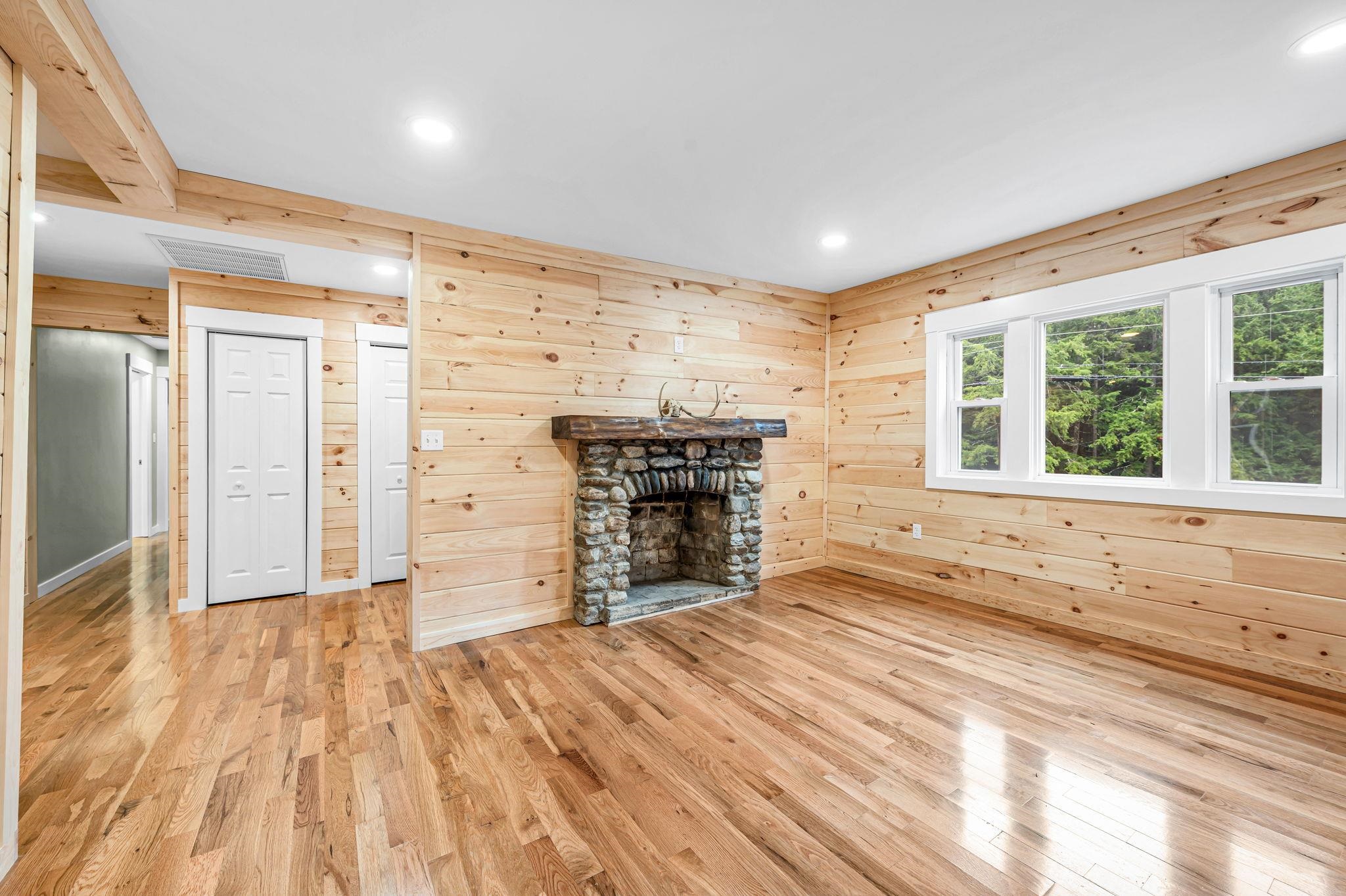 975 Stratton Arlington Road photo 12