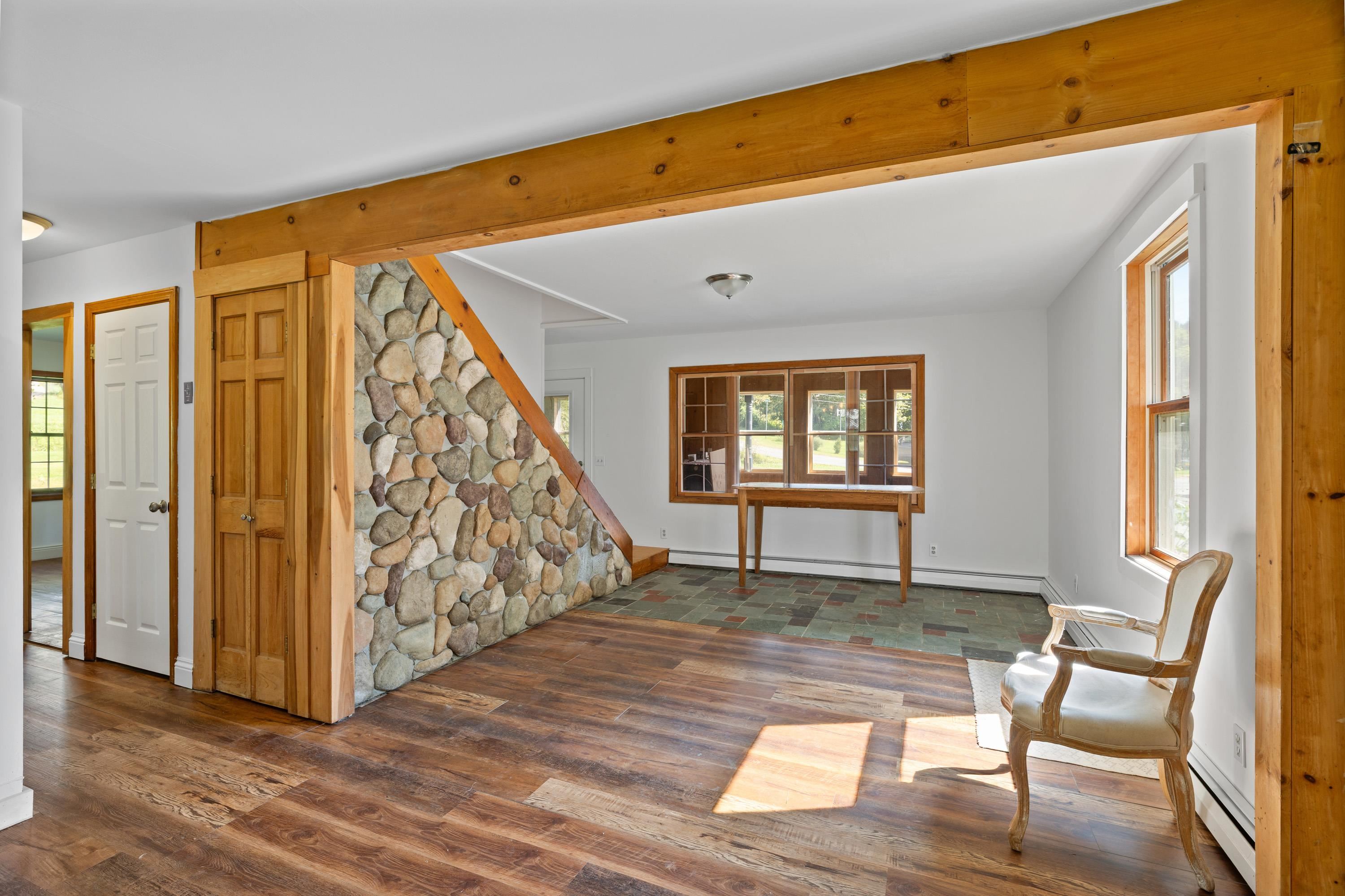 16 Acorn Avenue photo 13
